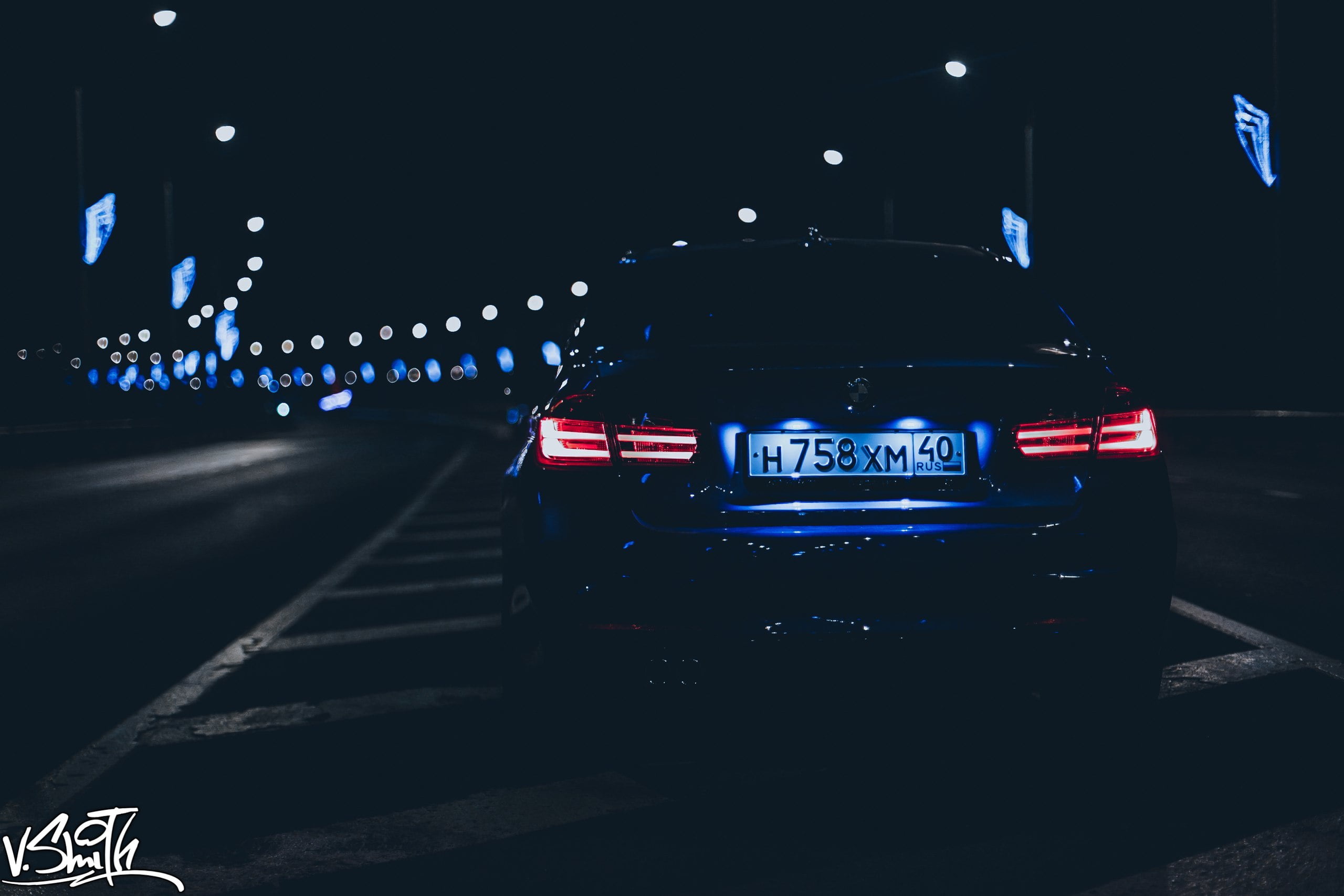 city, land vehicle, blue, outdoors, direction, auto, no people, government, road, tail light, motor vehicle, lighting equipment, Vladimir Smith, dark, dimensions, HD Wallpaper