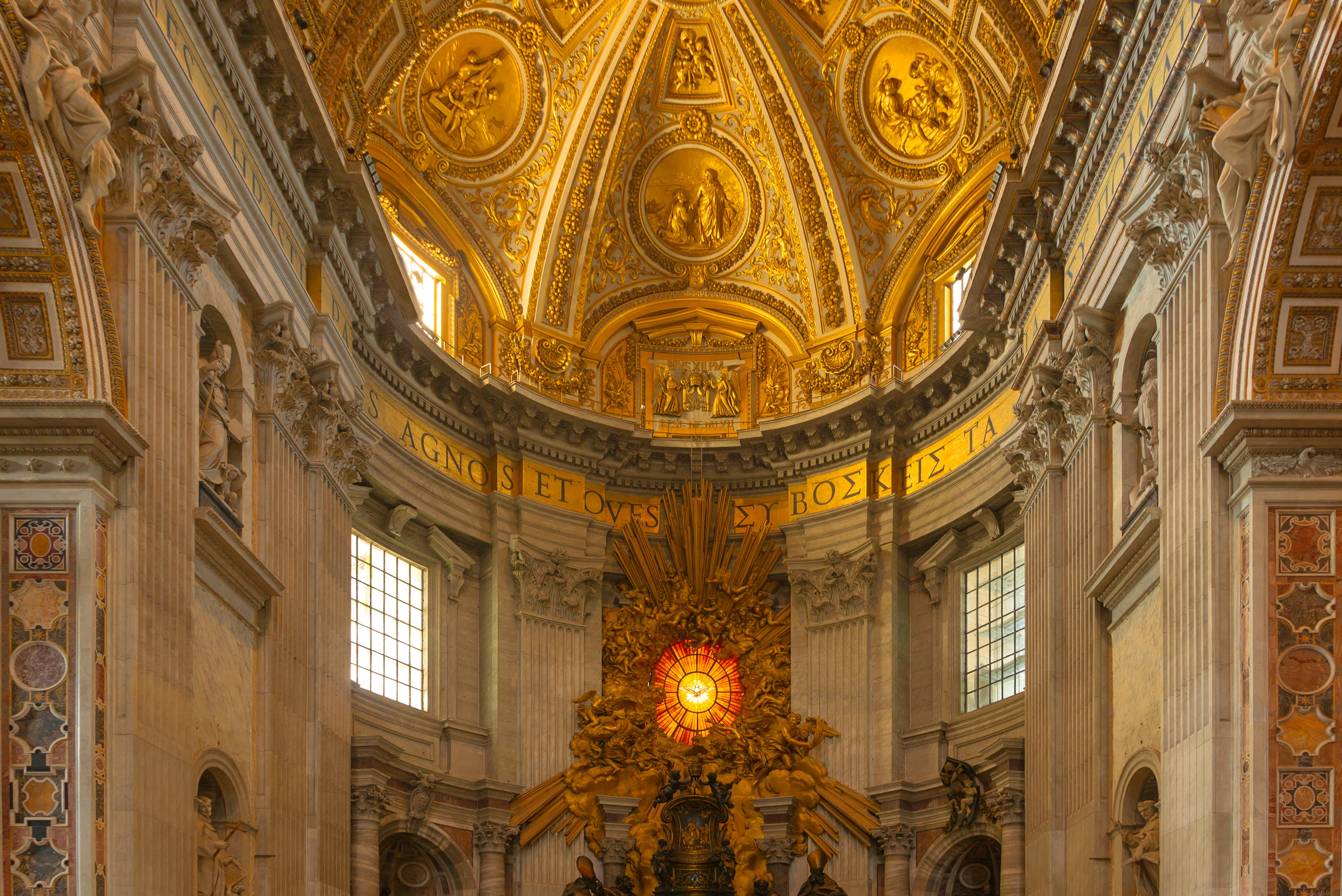 architectural column, travel, travel destinations, luxury, apse, basilica, indoors, religion, interior, built structure, building, christmas, mural, architecture, HD Wallpaper