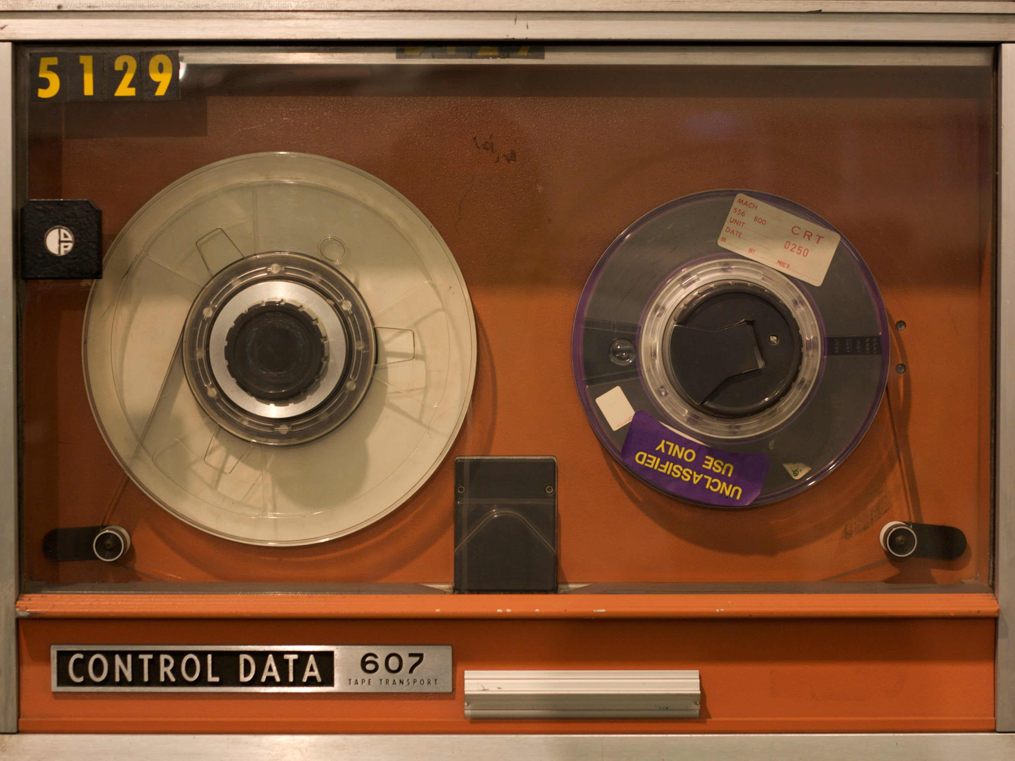 computer, arts culture and entertainment, technology, circle, antiques, indoors, equipment, close-up, number, retro styled, communication, audio equipment, HD Wallpaper