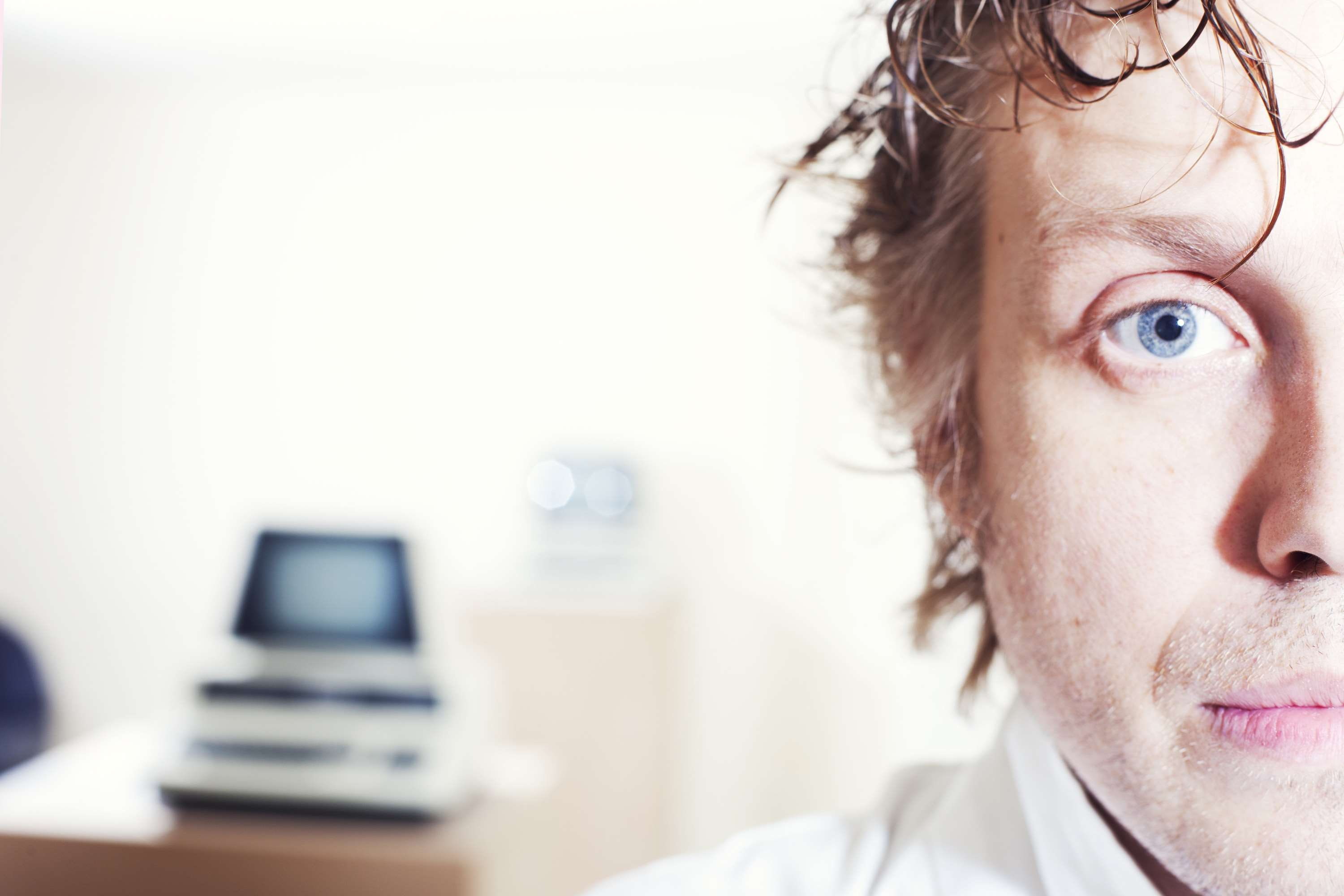 attack, programmer, human face, computer, digital, headshot, s, emotion, data center, men, internet, selective focus, data, adult, brown hair, espionage, HD Wallpaper