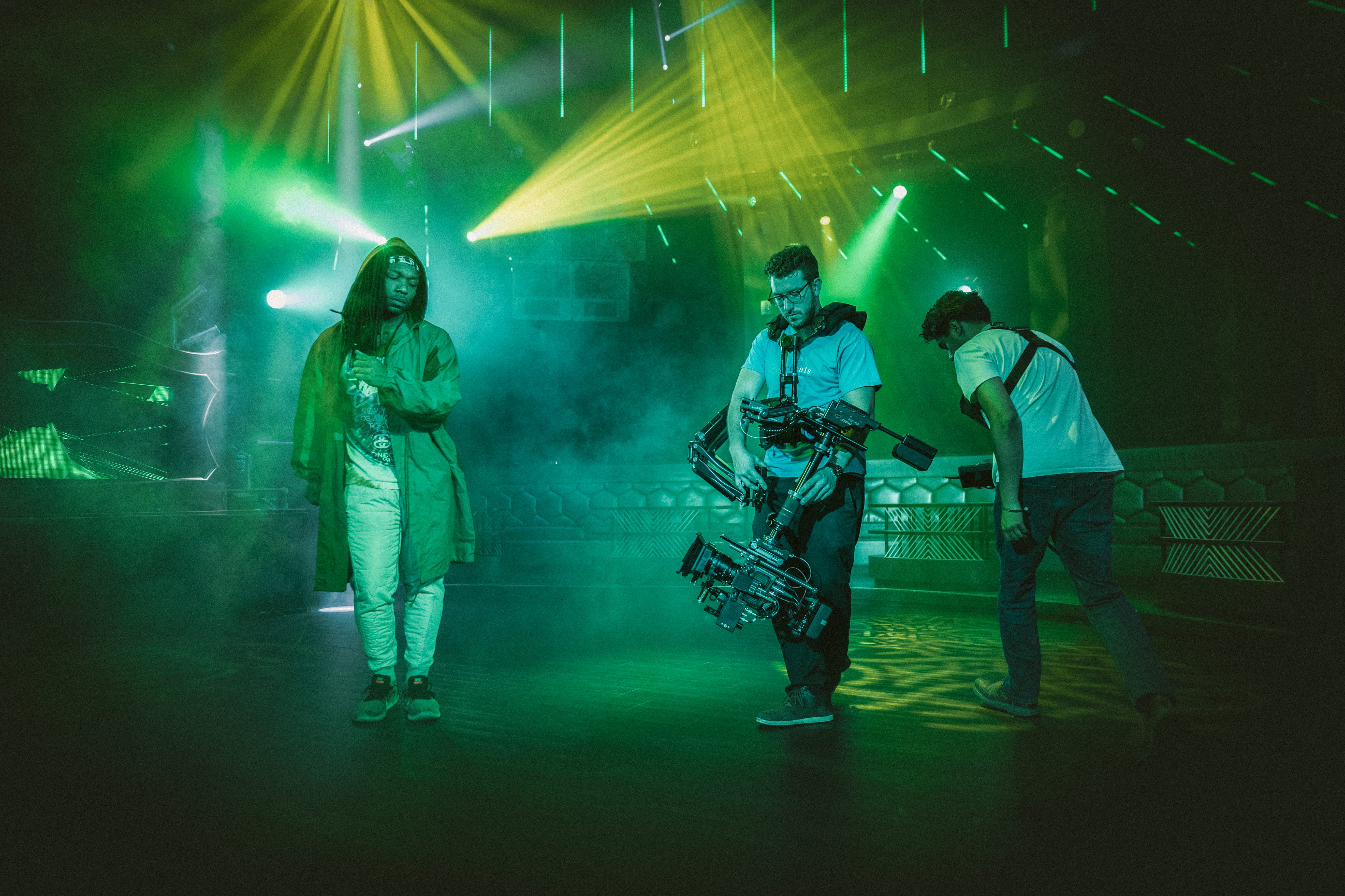 film set, nightlife, standing, adult, array alexa mini, video camera, stage - performance space, musician, slow motion, stage, dance floor, steadicam, illuminated, HD Wallpaper