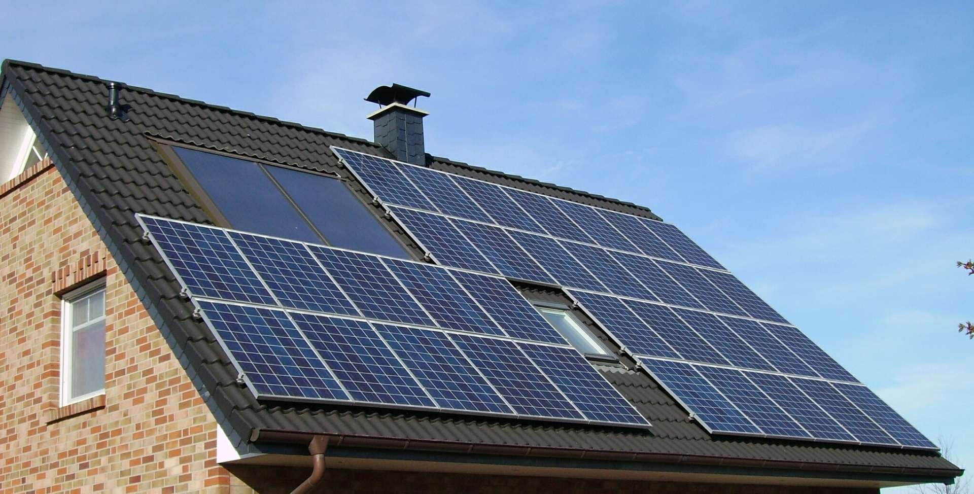 clean, solar panel array, sunlight, sky, house, solar panel, residence, environmental issues, sustainable, energy, low angle view, 1080P, nature, alternative energy, HD Wallpaper