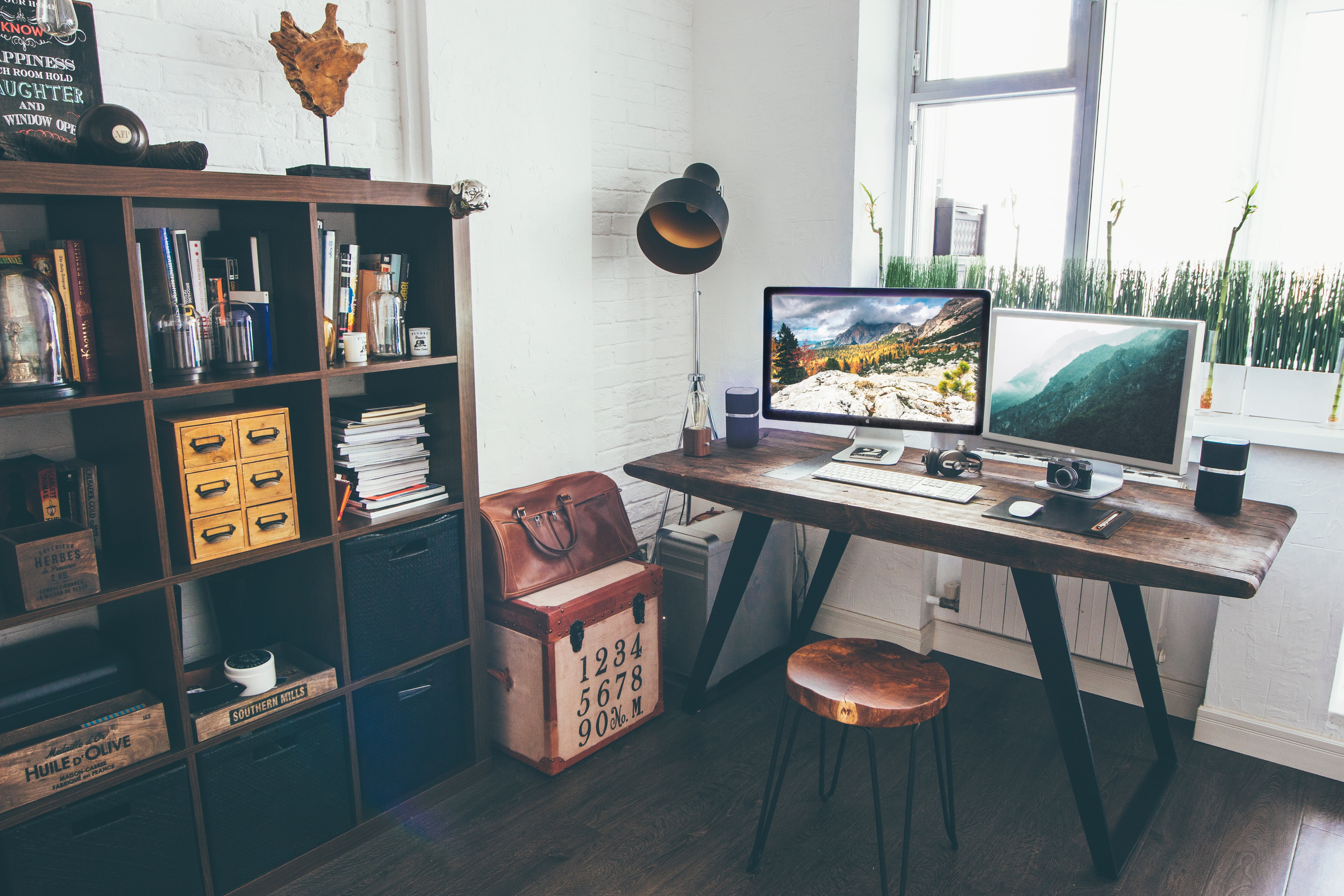 table, picture frame, photo, seat, screen, business, beside, shelf, no people, desk, architecture, modern, study, school, lampshade, flat, computer Monitor, HD Wallpaper