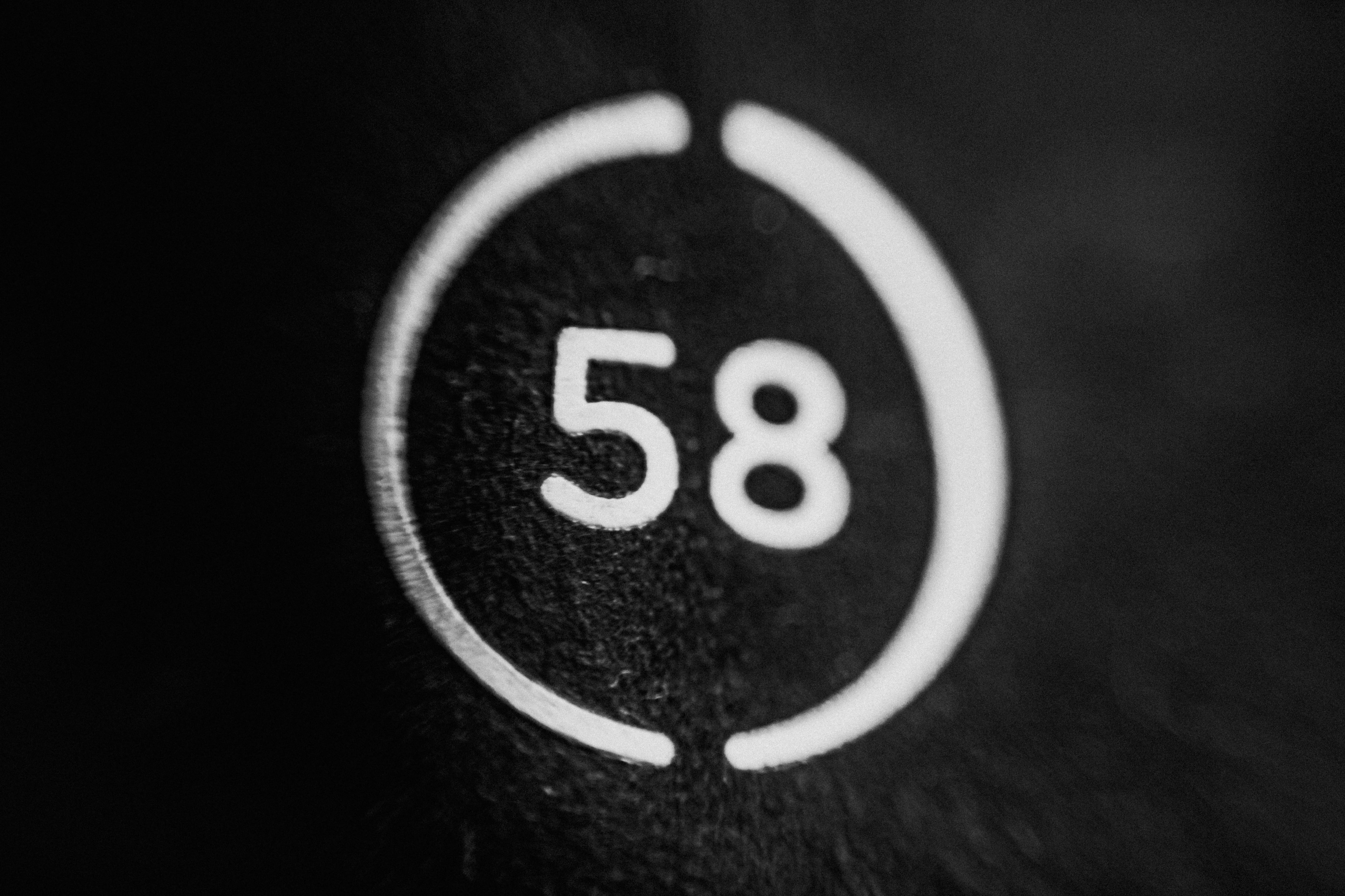 circle, mouse, single object, indoors, wood - material, geometric shape, electronics, hardware, close-up, word, building, alphabet, architecture, black color, HD Wallpaper