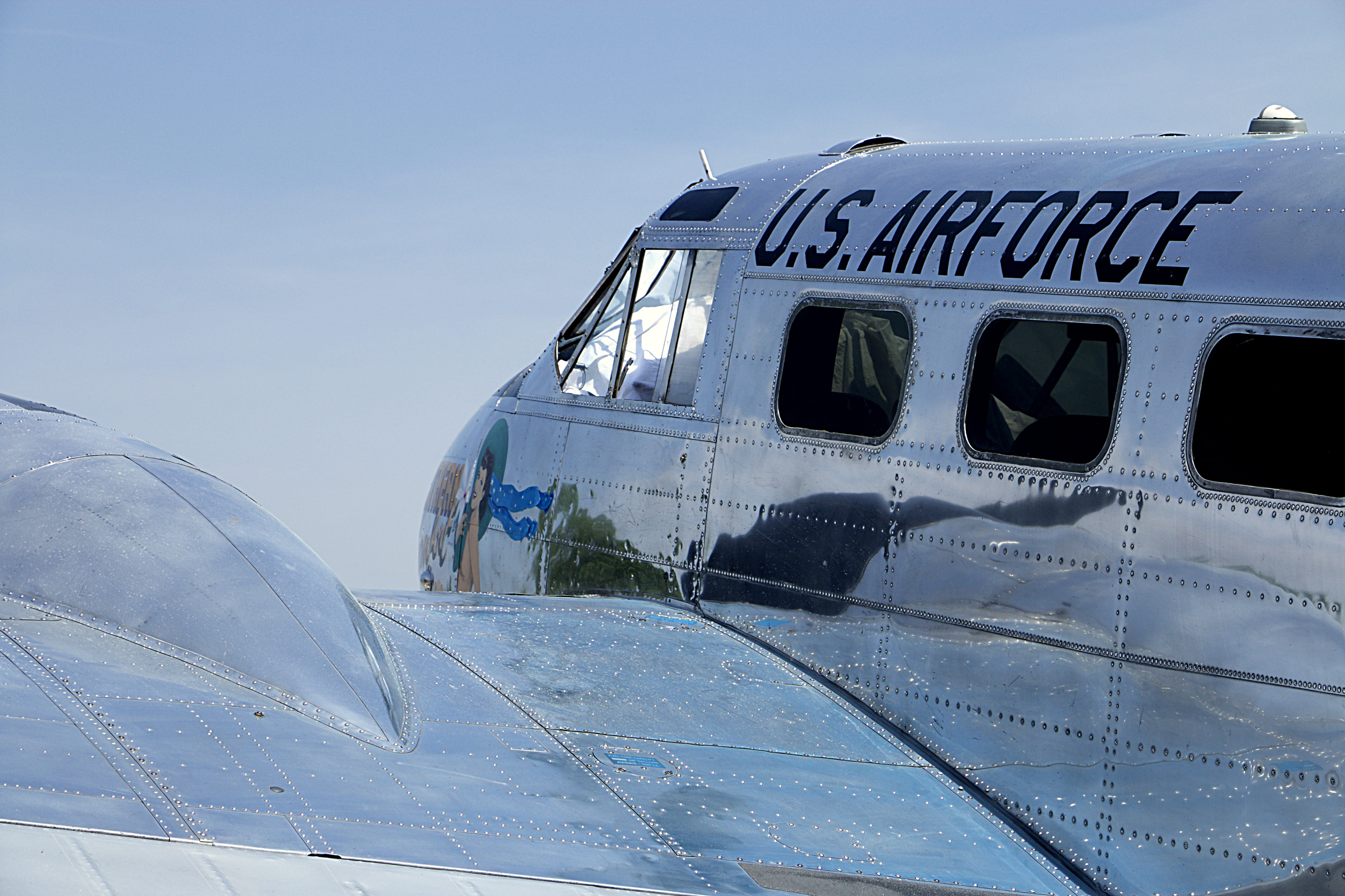 aluminum, outdoors, transportation, vintage, on the move, u.s. air force, beechcraft, military, aerospace industry, window, nature, skies, commercial airplane, HD Wallpaper