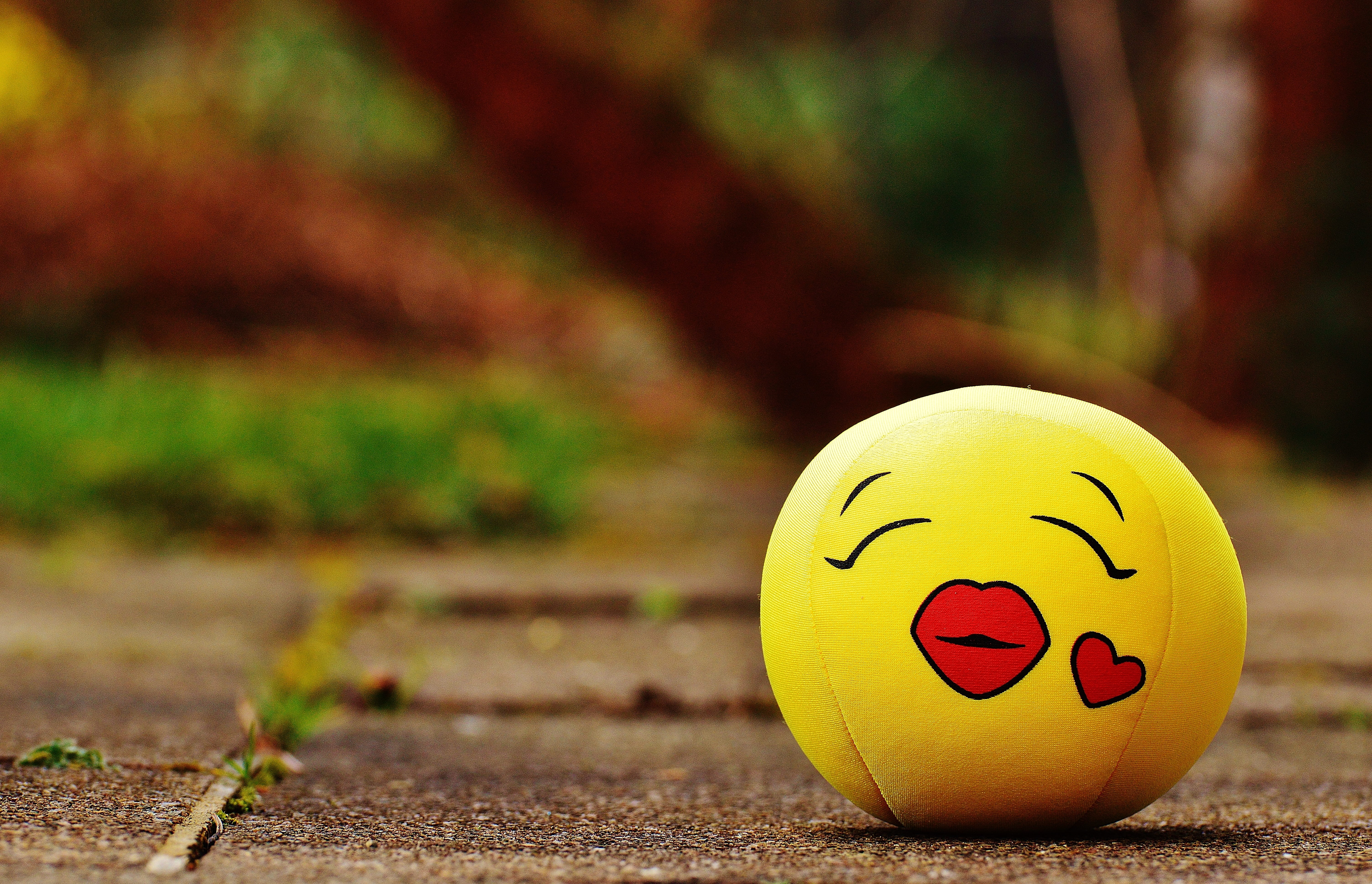 fabric, ball, Smiley, still life, cute, day, themselves, sphere, art and craft, sweet, anthropomorphic smiley face, fun, friendly, face, outdoors, Love, HD Wallpaper