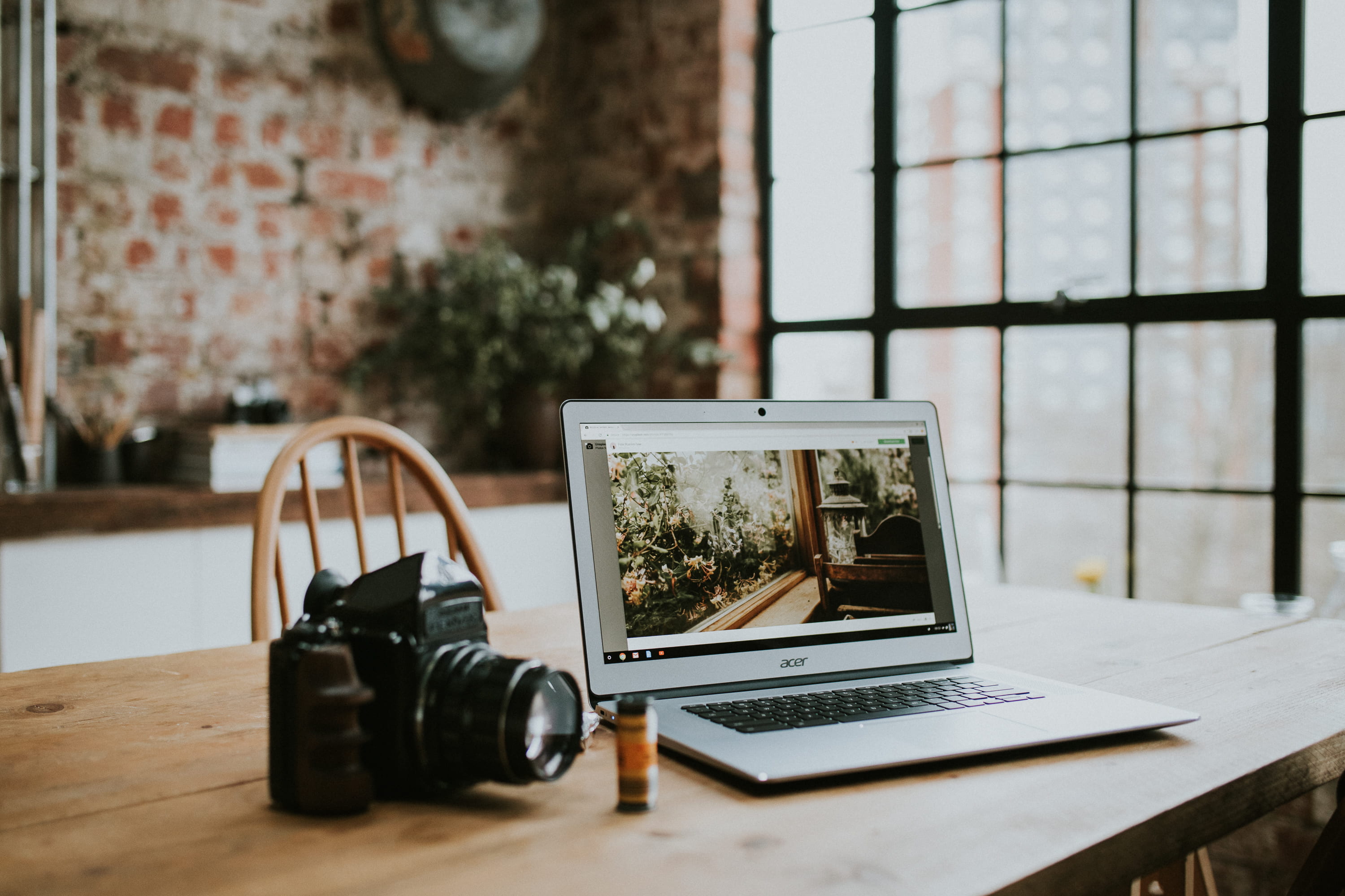 communication, acer, portable information device, gray, 2K, table, beside, chromebooks, google chromebooks, window, wood - material, glass - material, HD Wallpaper