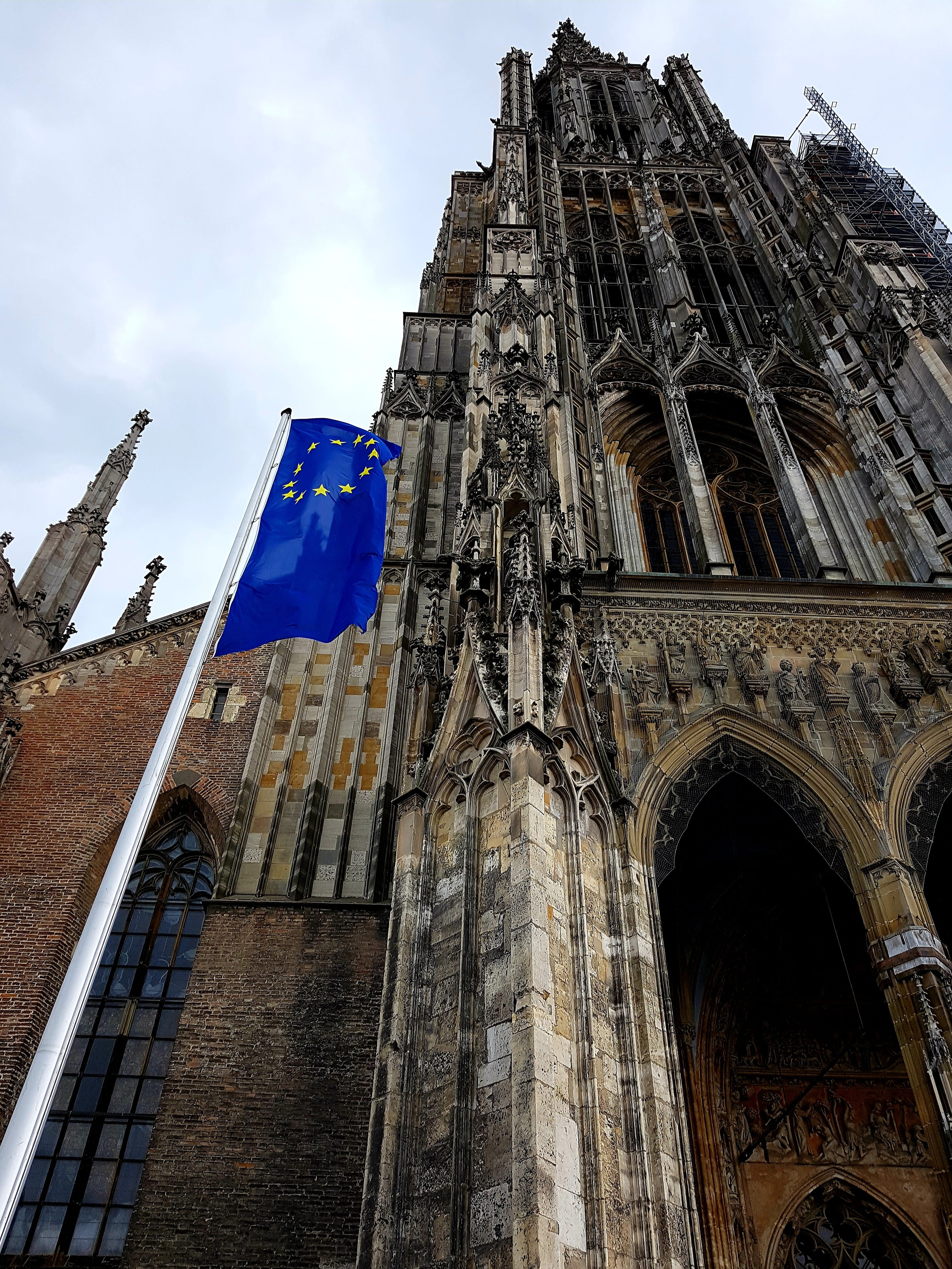 history, sky-aspiring, outdoors, place of worship, tower, architecture, day, building, ulm, münster, sky, spirituality, 4K, eu flag, gothic, the past, Phone HD Wallpaper