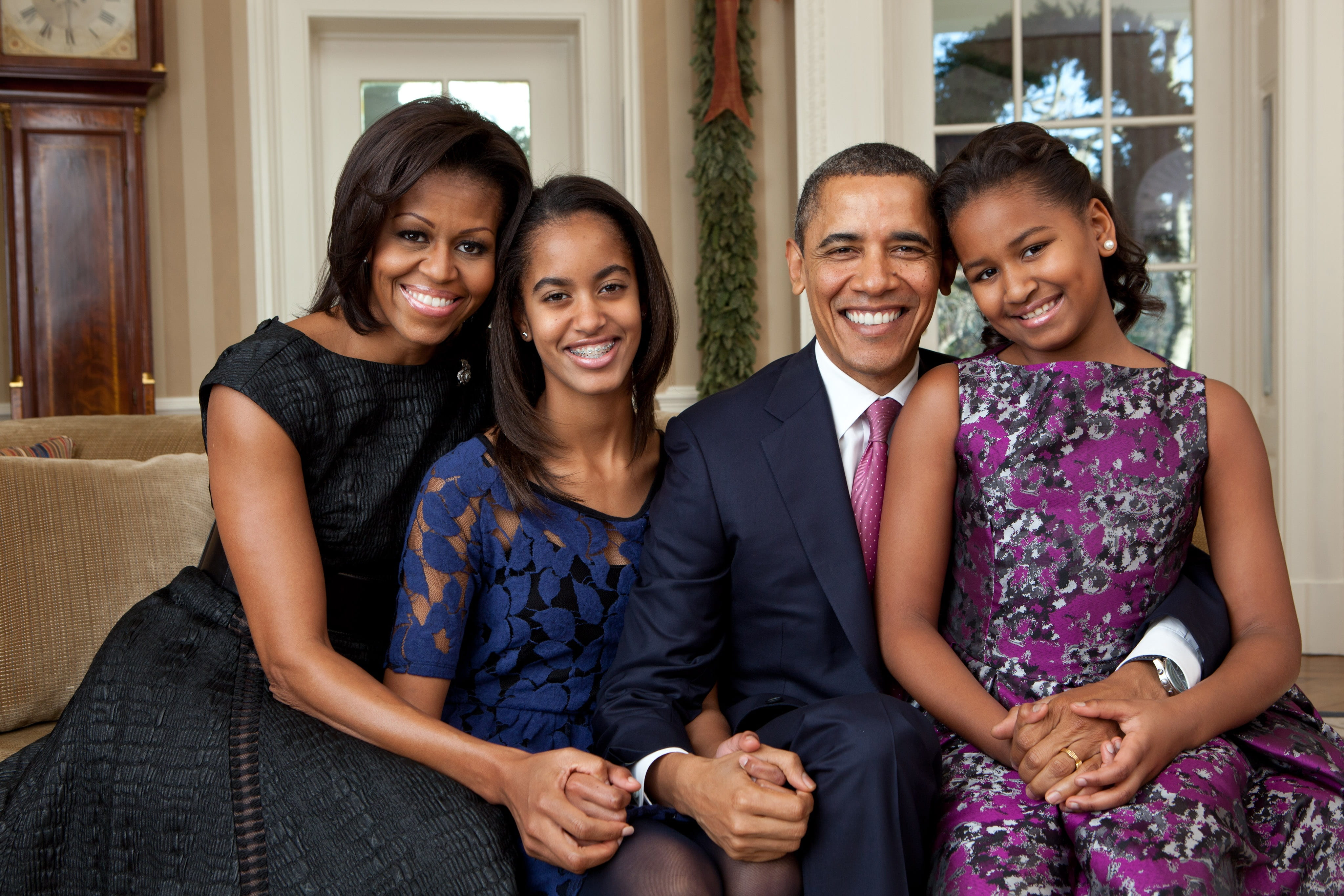 mother, males, happiness, togetherness, mature men, michelle obama and barack, positive emotion, children, sister, love, men, 2011, official portrait, couple - relationship, HD Wallpaper