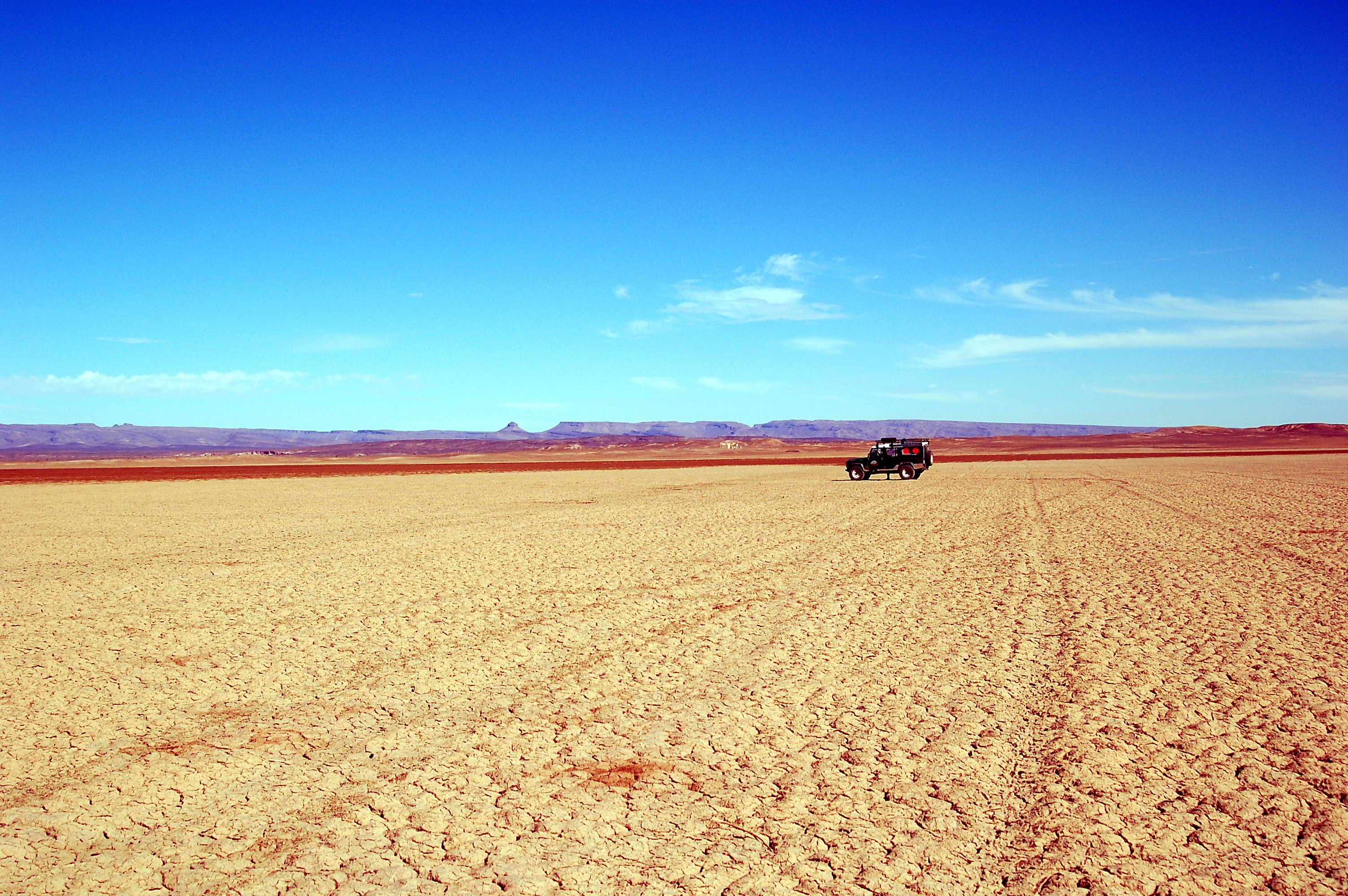 sky, dom, daytime, land, field, non-urban scene, scenics - nature, morocco, all terrain, car, soledad, 2K, earth, africa, drought, nature, traces of tyres, HD Wallpaper