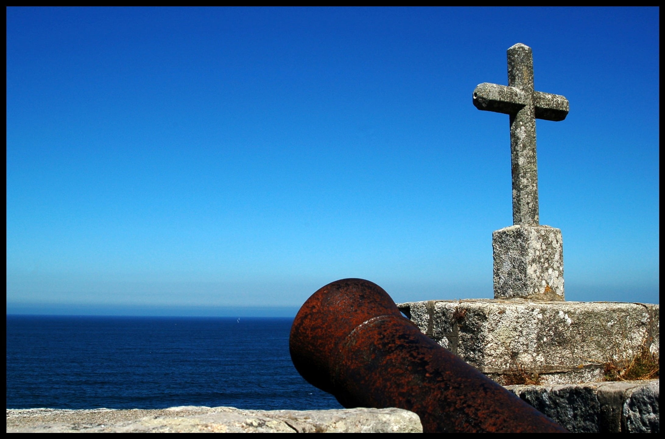 history, landscape, baiona, castle, the past, clear sky, water, 1080P, metal, cruz, architecture, old, belief, ocean, cannon, religion, galicia, day, background, HD Wallpaper