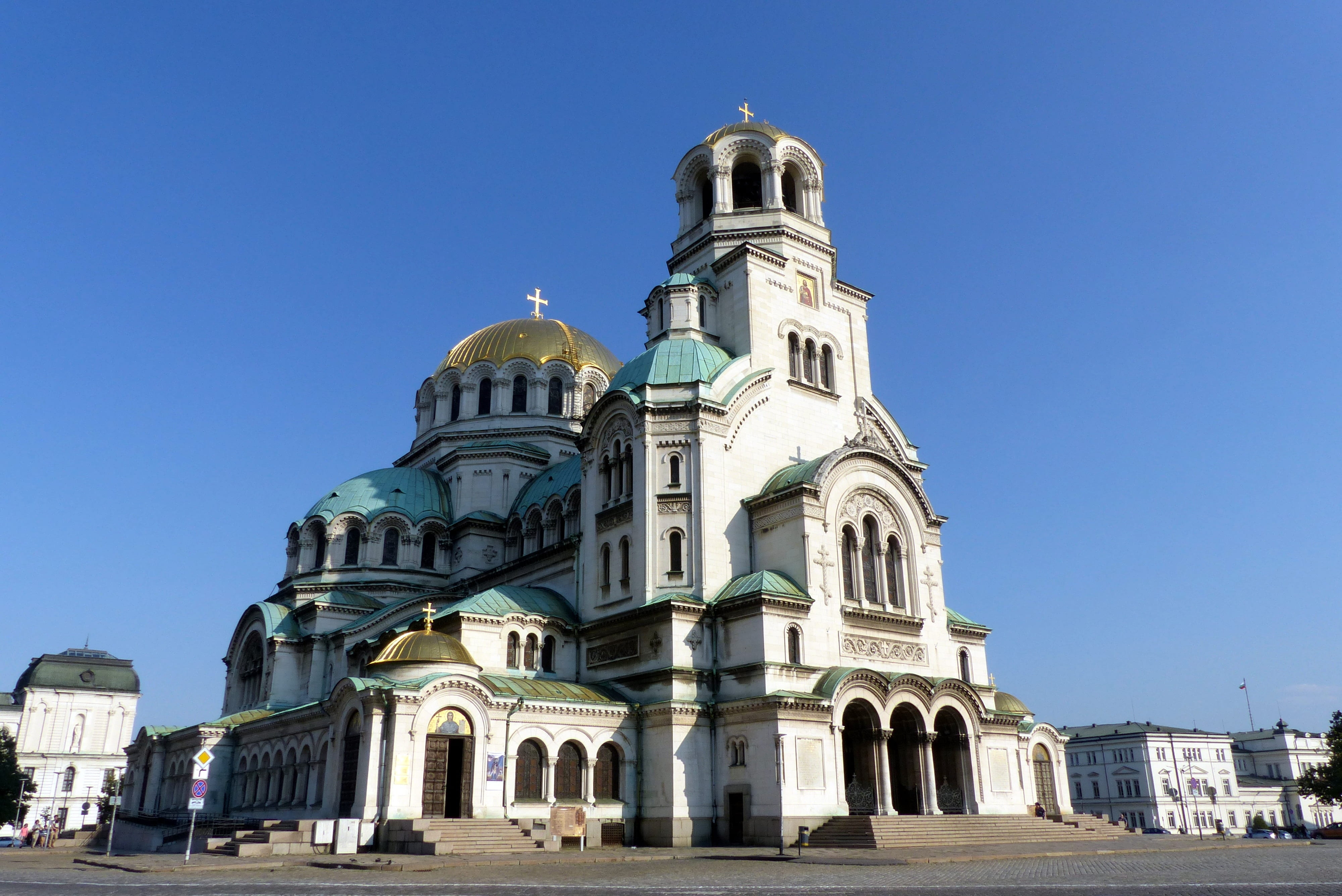 low angle view, belief, sofia, no people, church, day, architecture, travel destinations, spirituality, sky, dome, arch, built structure, religion, bell tower, HD Wallpaper