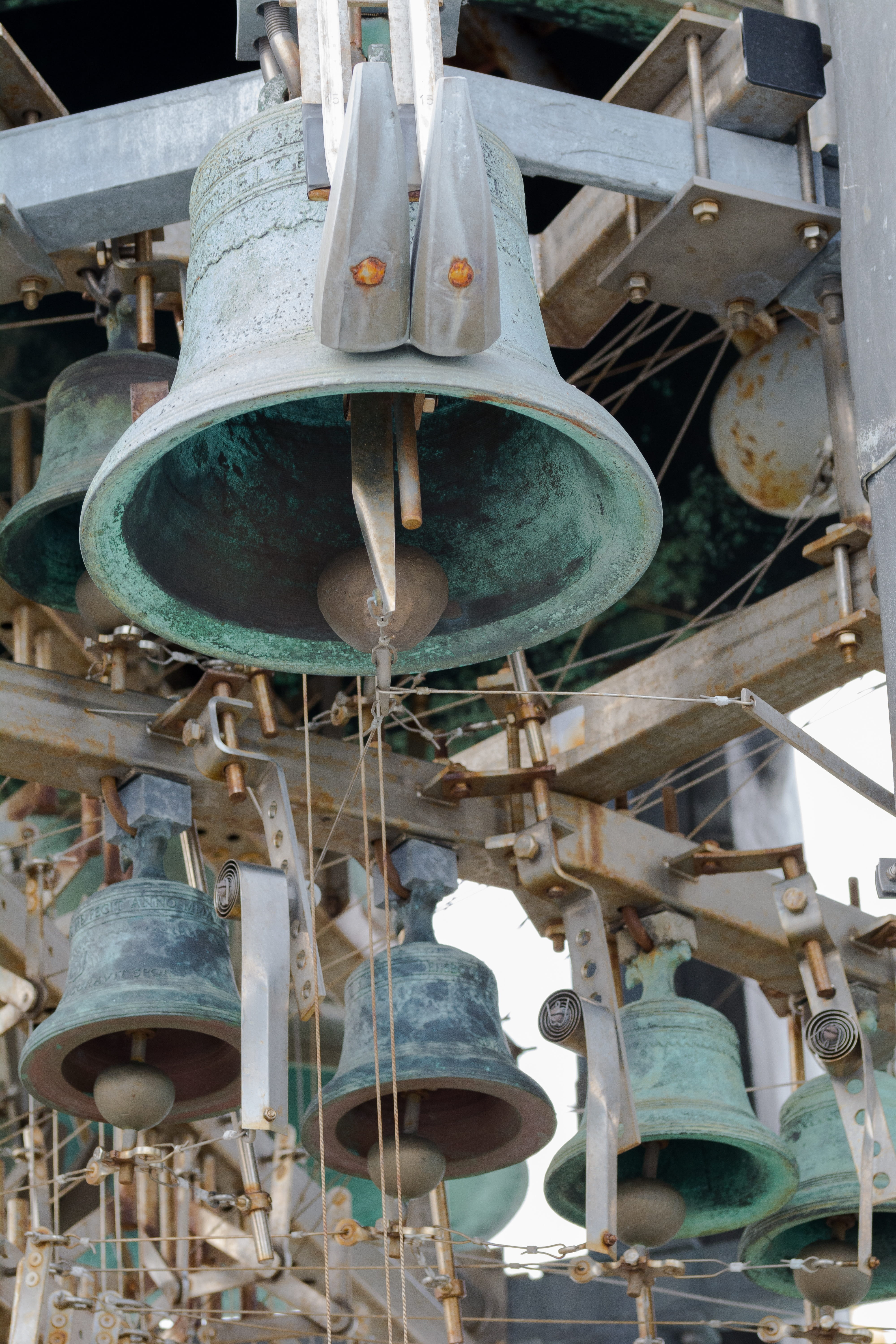 old, clock, outdoors, mode of transportation, chimes, church bell, church, machinery, architecture, carillon, travel, transportation, technology, hanging, Phone HD Wallpaper