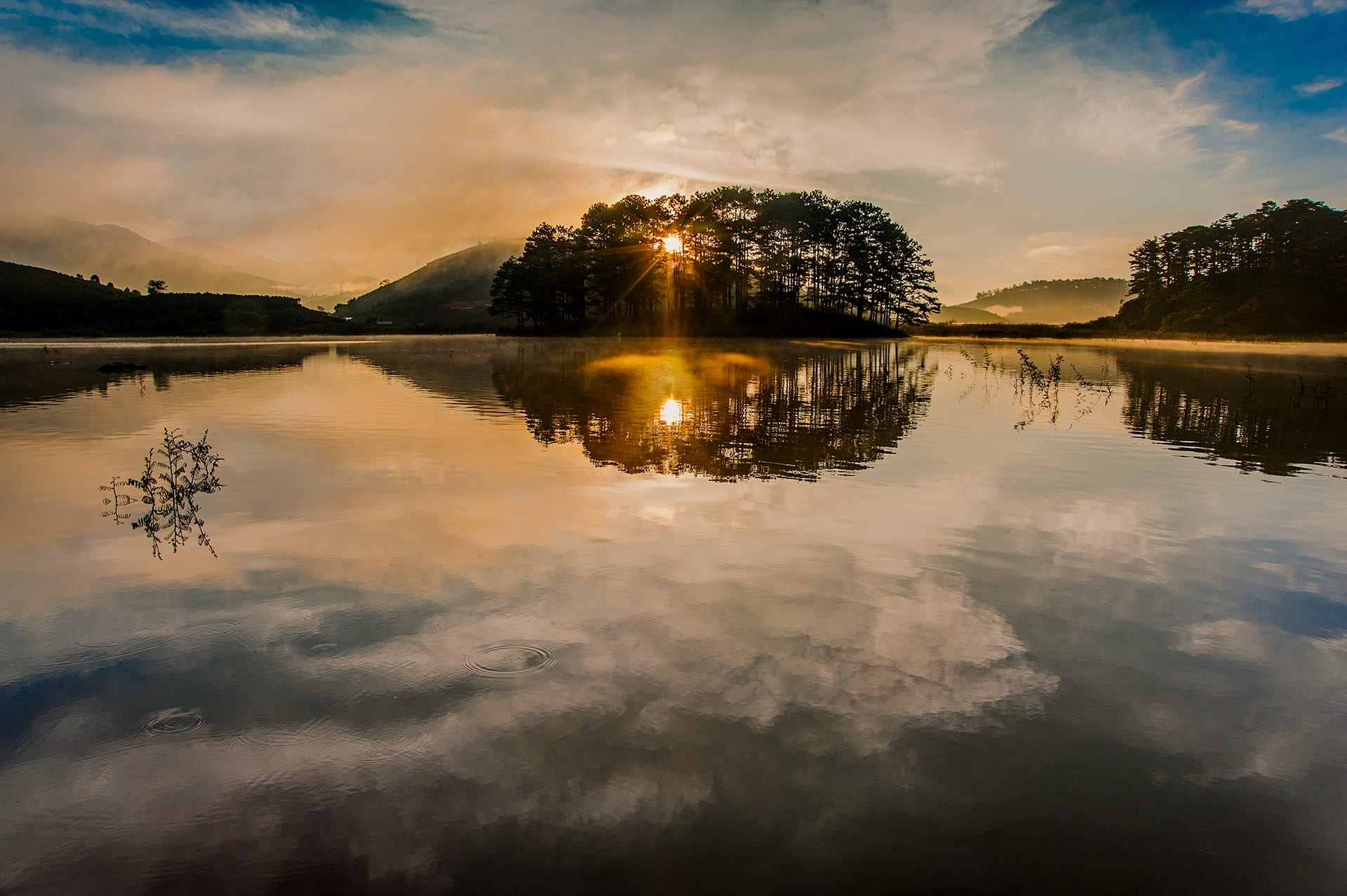 reflection lake, water, no people, the lake, sun, tranquility, soi ball, natural, sunset, idyllic, plant, reflection, 1080P, the morning, sky, beauty in nature, HD Wallpaper