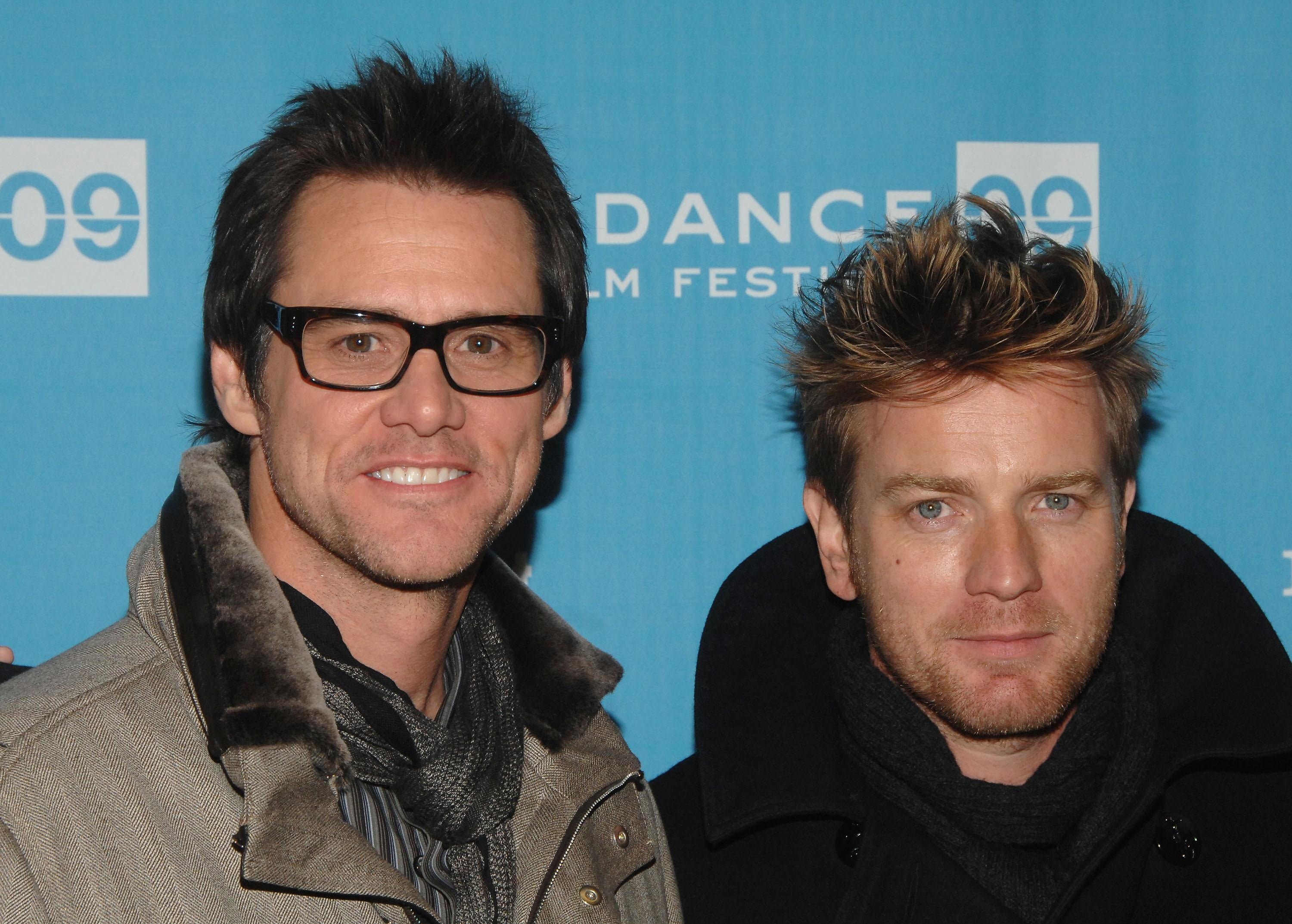 2K, men, portrait, premiere, attending, festival, glasses, mid adult men, looking At Camera, text, carrey, tribeca Film Festival, jim, people, red Carpet, HD Wallpaper