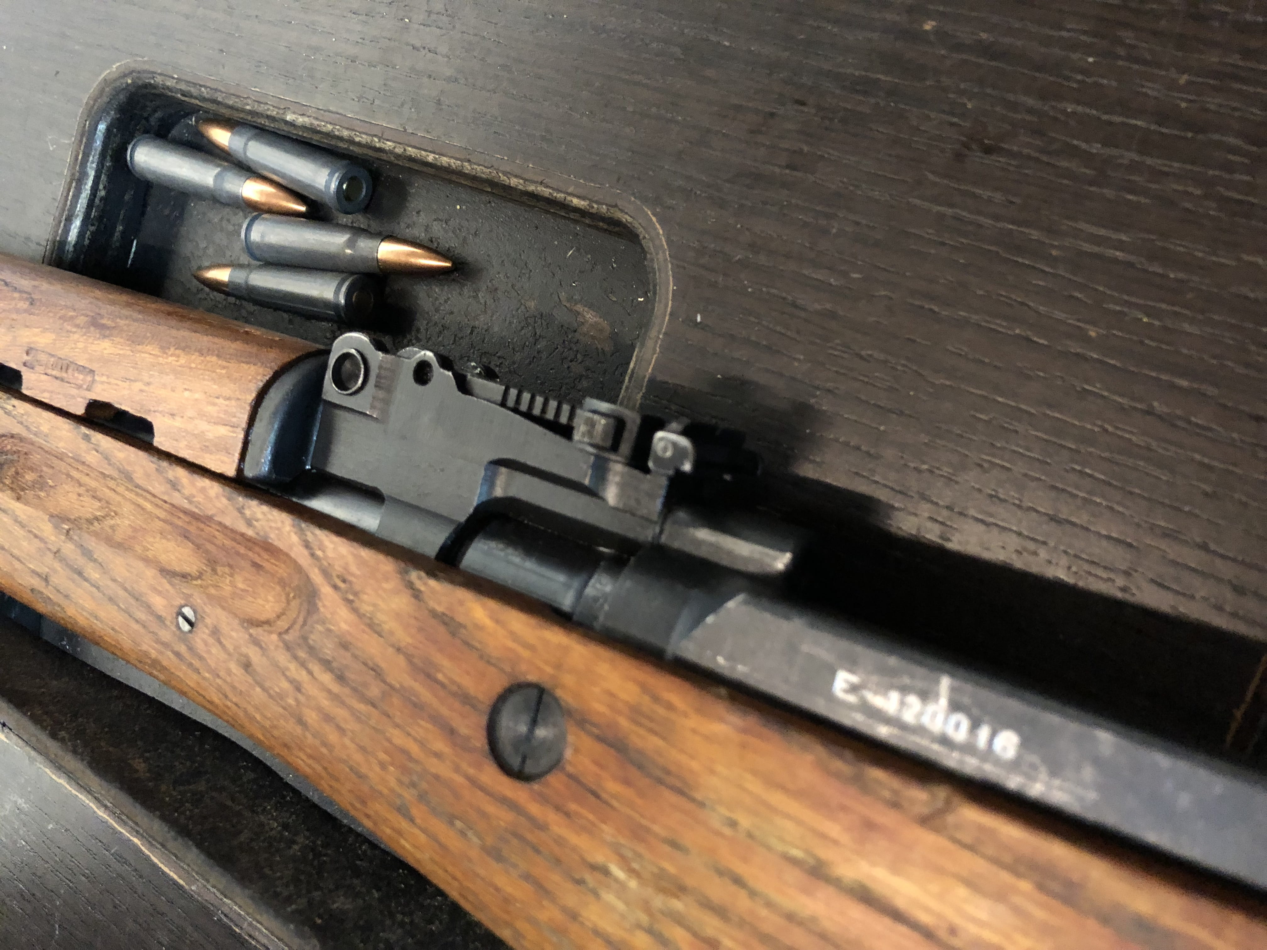 still life, united states, brown, 14280 sw 142nd st, shooting, table, vintage, technology, single object, gun, rifle, indoors, communication, high angle view, HD Wallpaper