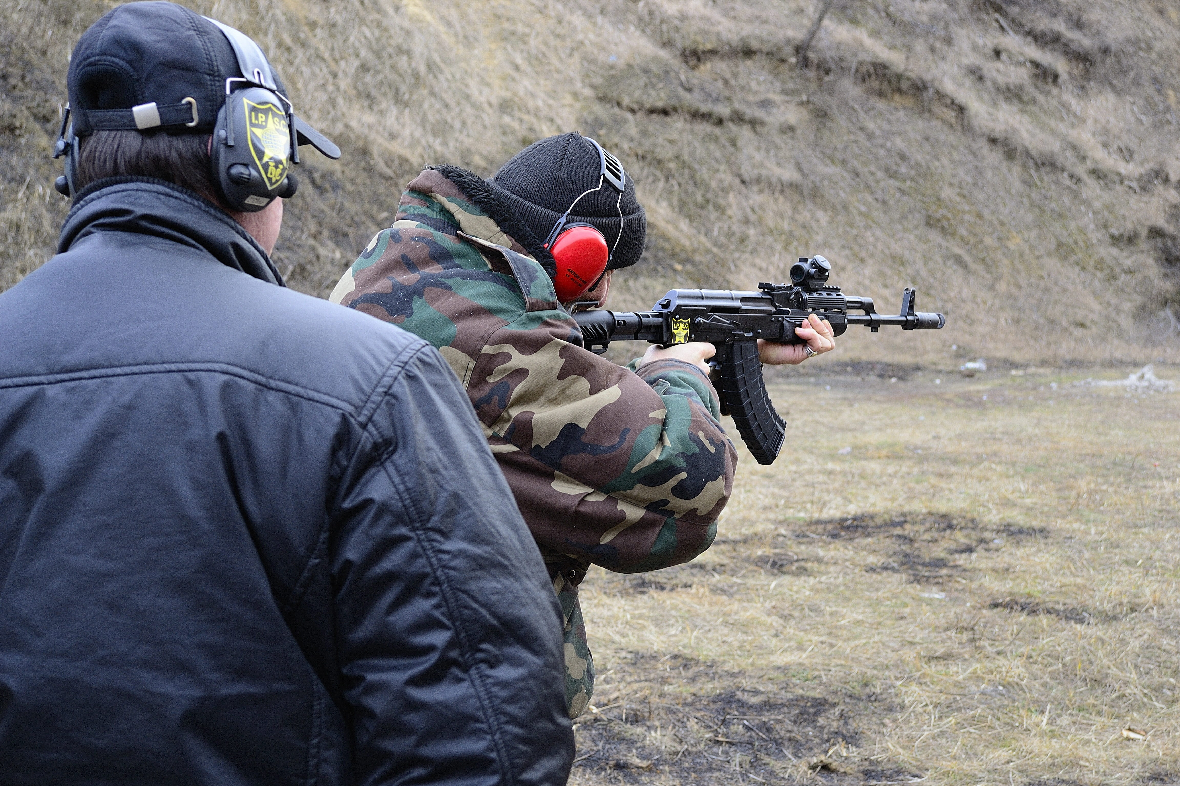 team, armed forces, rear view, war, armed, government, men, shooting gallery, the shooting range, shoot, group, terrorism, training, young, akm, soldier, HD Wallpaper
