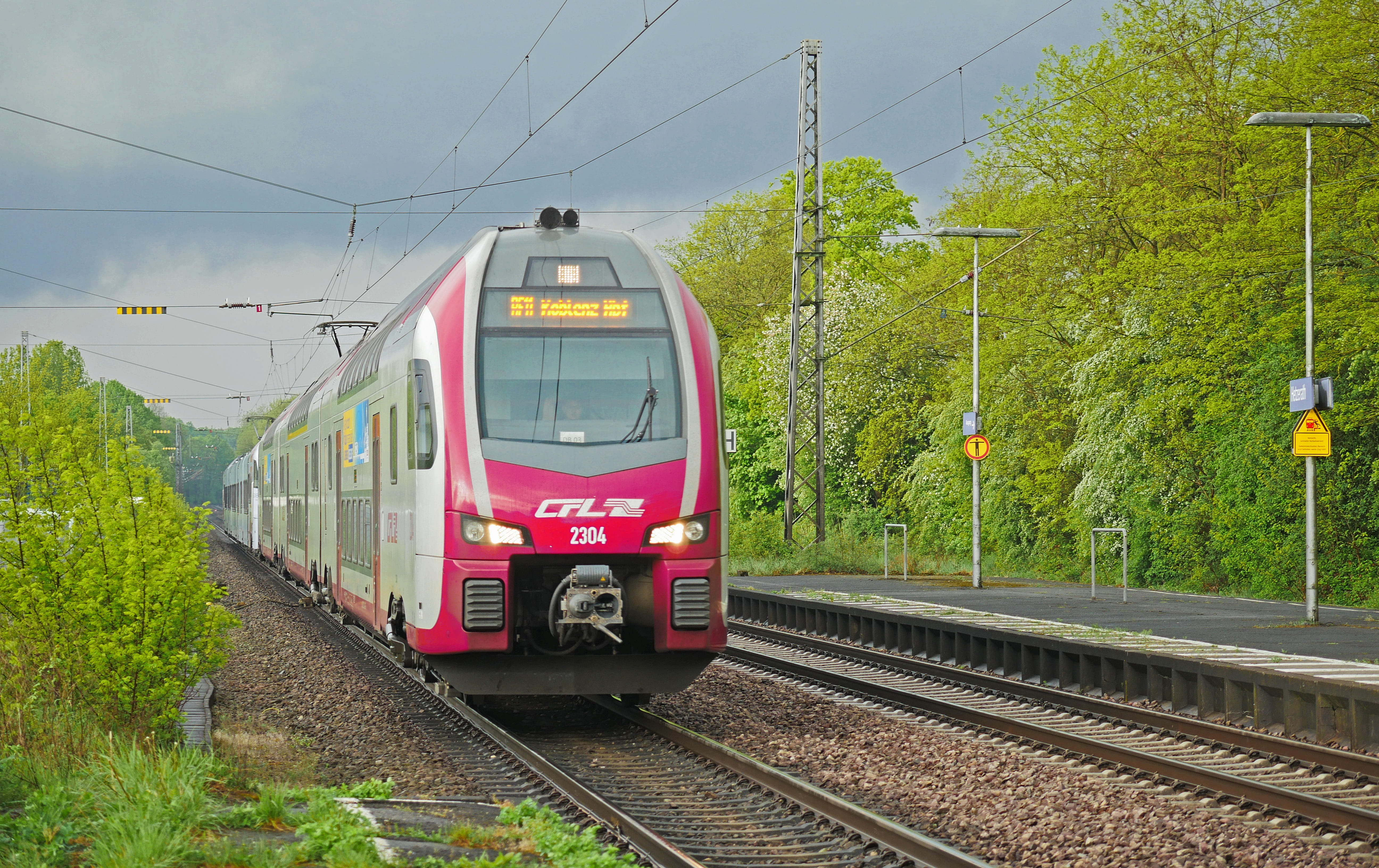 track, stadler kiss, plant, cfl, cable, electricity, motion, doppelstockzug, regional train, railway station, transport system, regional-express, train, HD Wallpaper