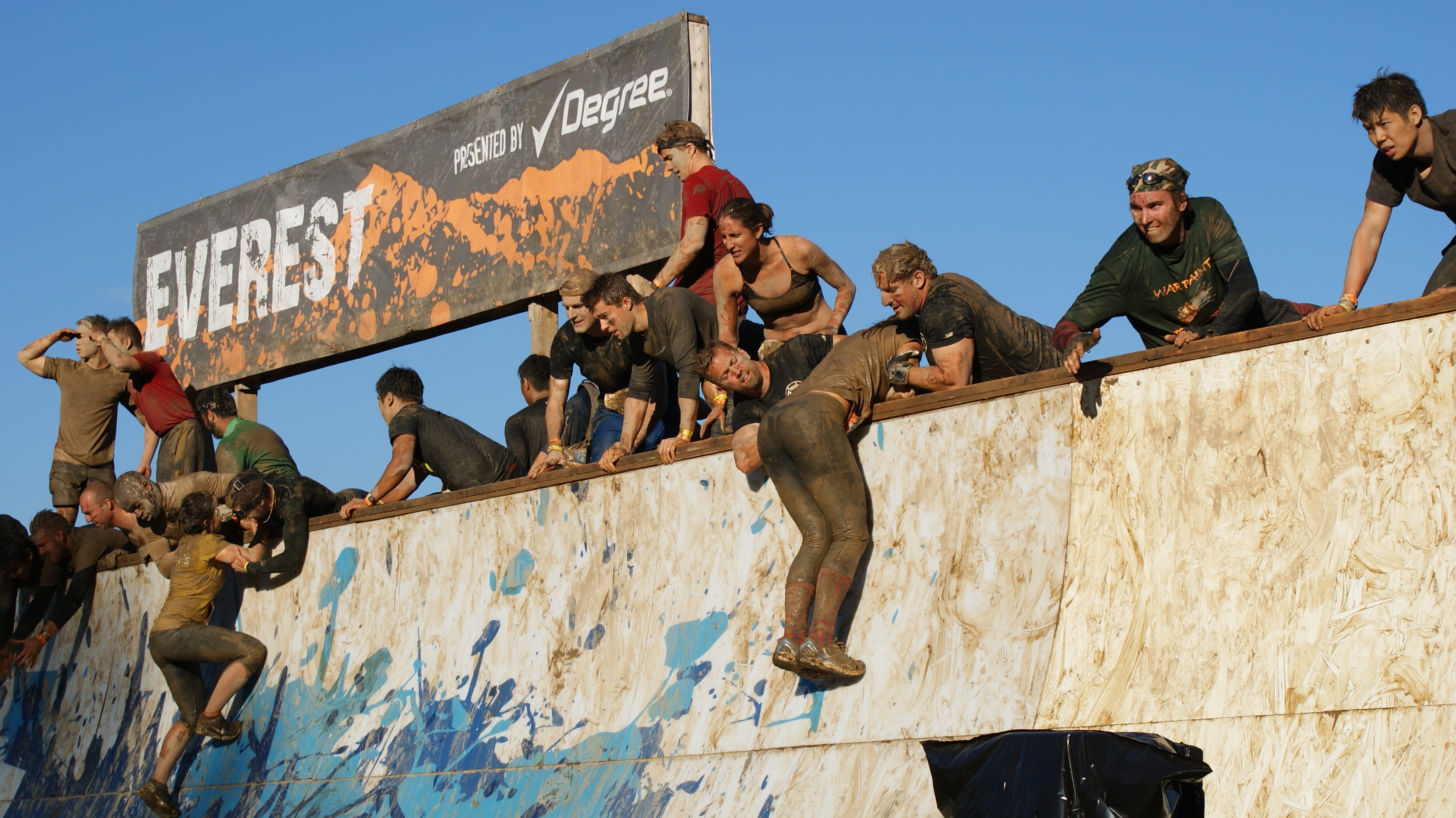 wall - building feature, tough mudder, group of people, men, crowd, large group of people, women, young adult, sky, coarse, mural, adult, wall, clear sky, HD Wallpaper