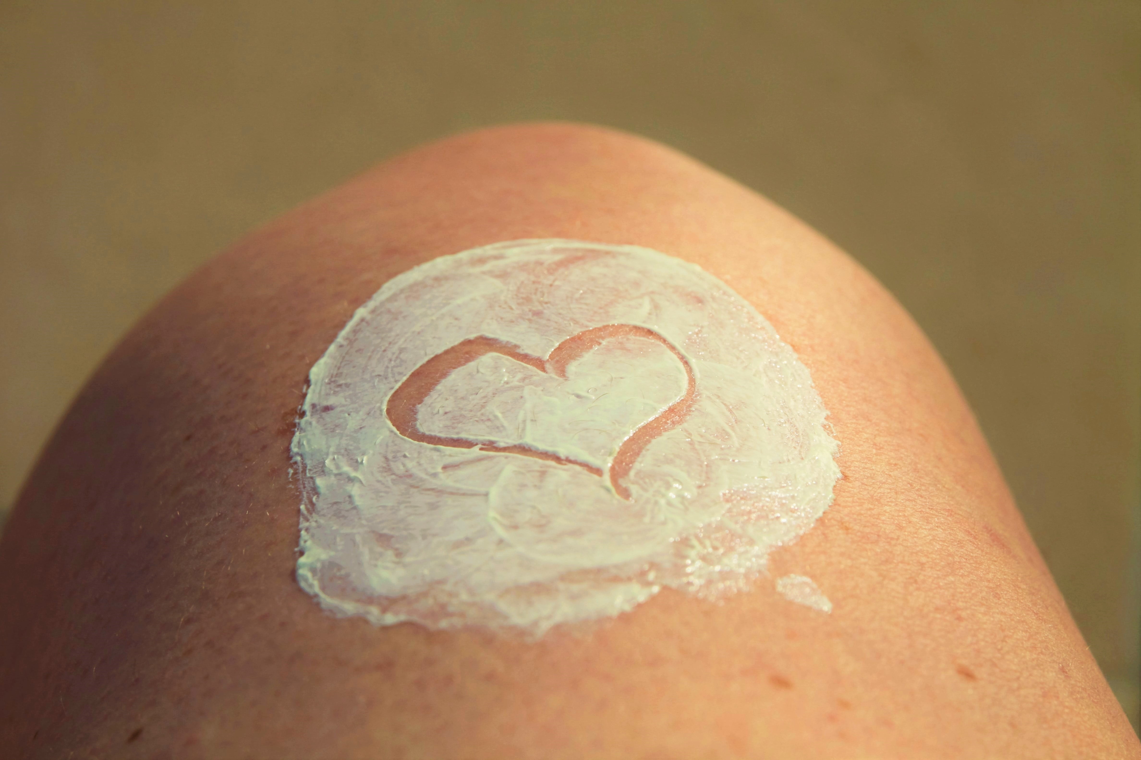 4K, adult, lifestyles, treatment, heart shape, cream, care, human body part, white, moisturizing, sunscreen, sunblock, finger, tattoo, skin care beauty, HD Wallpaper