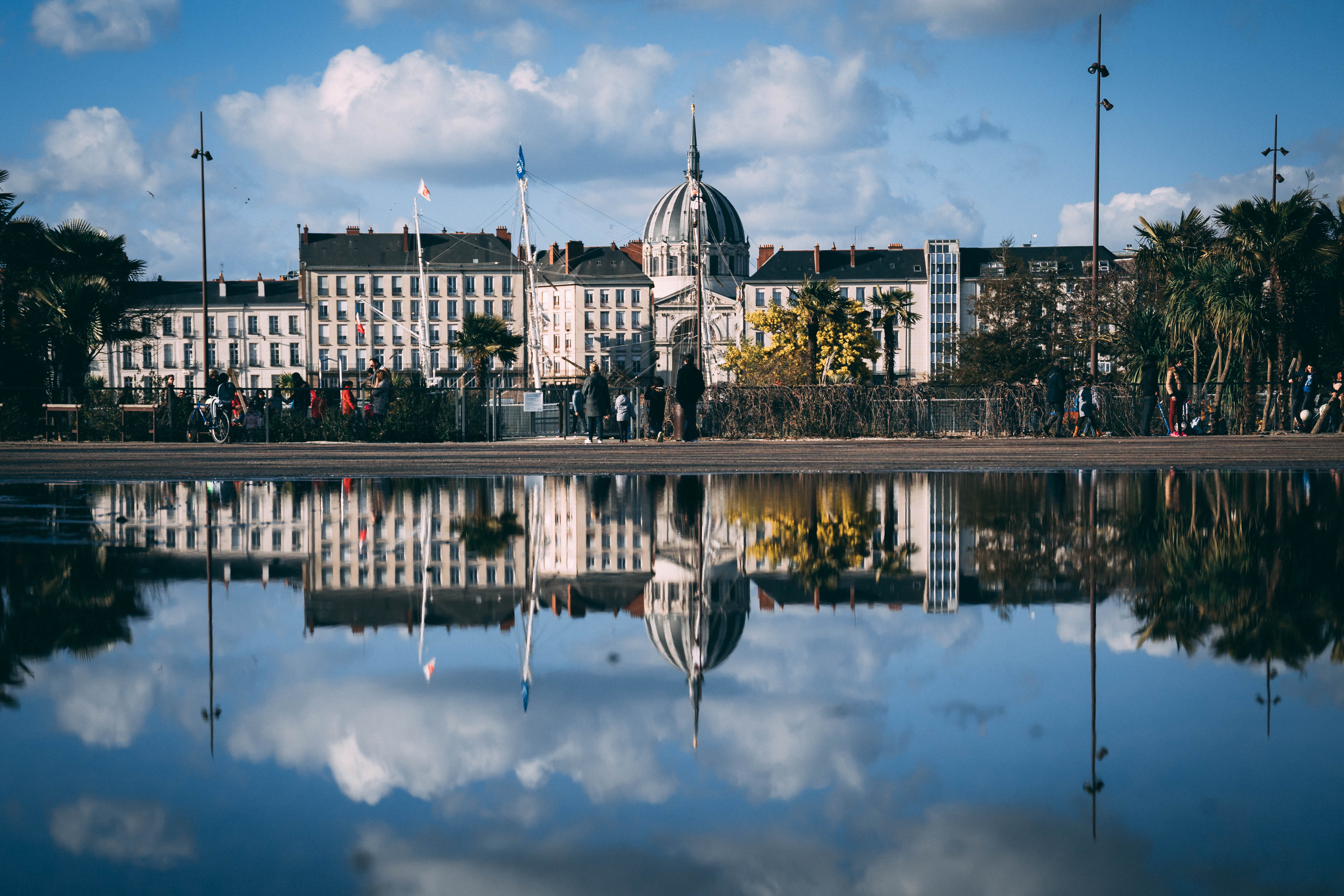 lines, tree, mirror, person, black, travel destinations, white, waterfront, building, building exterior, photography, government, shapes, water, built structure, HD Wallpaper