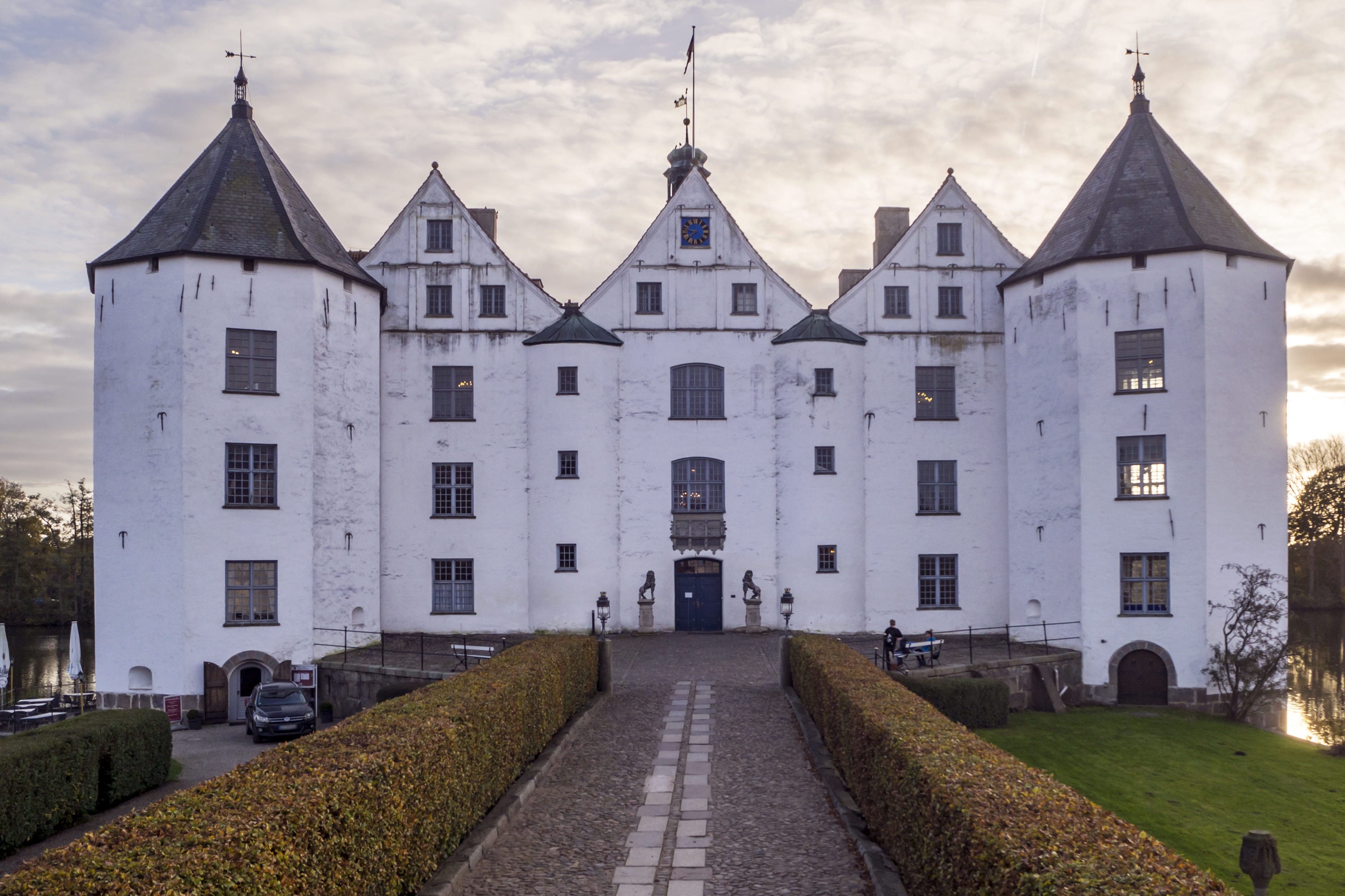 no people, nature, built structure, places of interest, facade, city, the way forward, castle, building, street, glücksburg, house, window, mecklenburg, HD Wallpaper