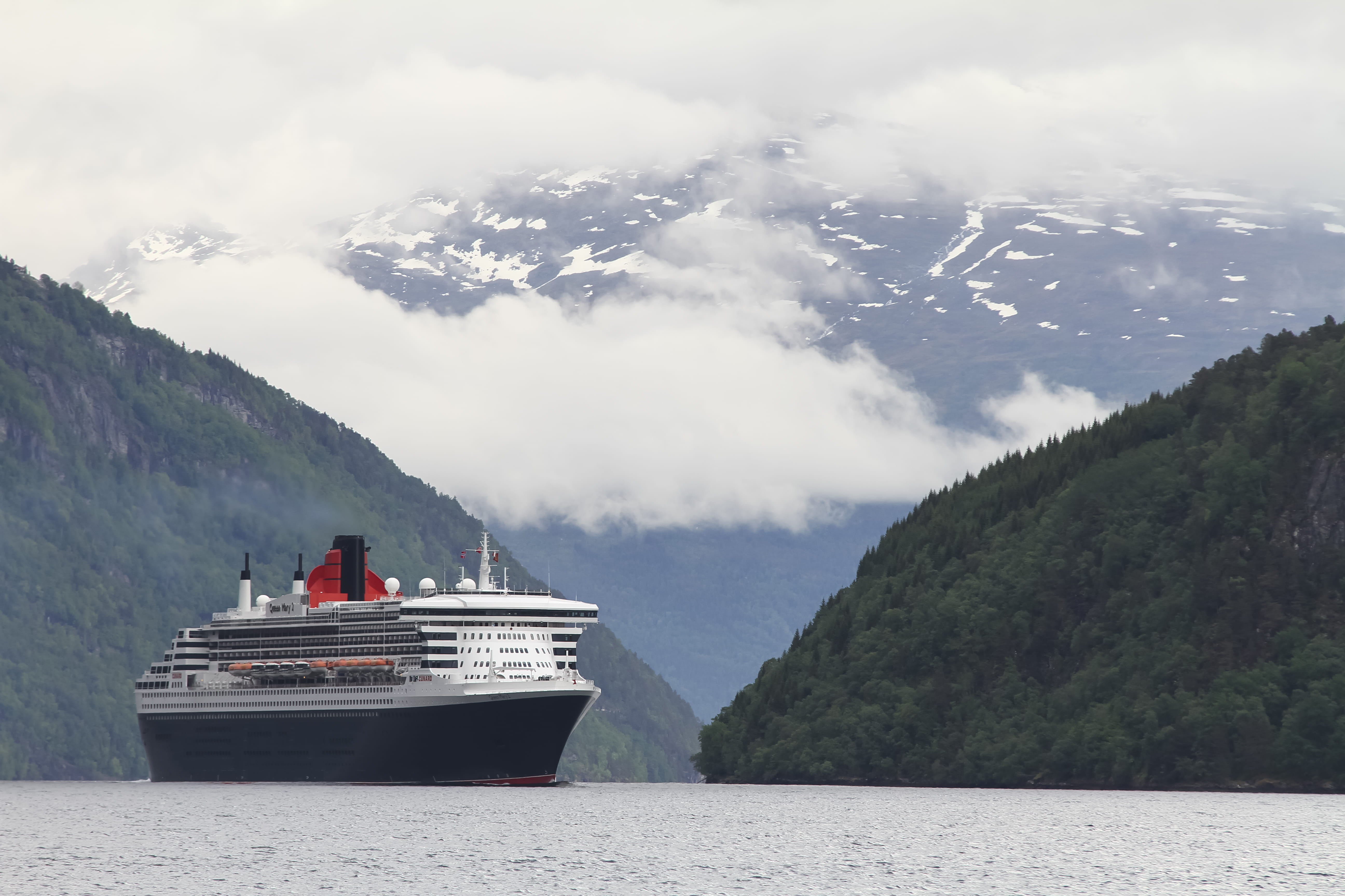 tranquil scene, cruise ship, mountain range, mountain, sky, 5K, nautical vessel, norway, queen, water, ahead, elegant, transportation, fjord, passenger craft, HD Wallpaper
