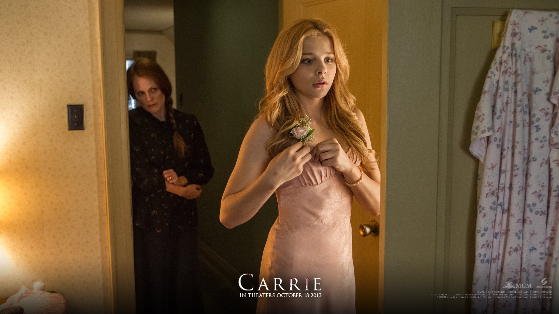 lifestyles, one Person, three quarter length, fashion, young women, clothing, young Adult, elegance, entrance, 1080P, looking, arcade, caucasian Ethnicity, HD Wallpaper