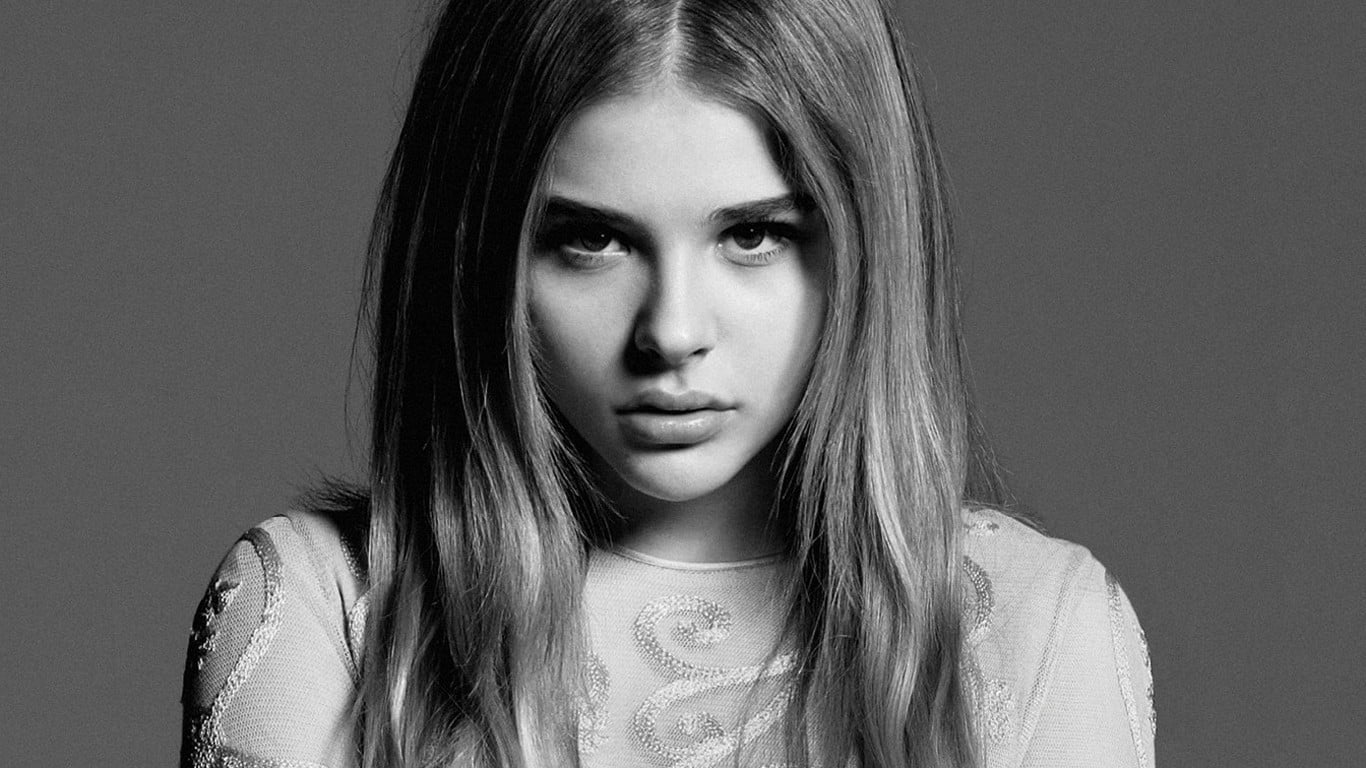long hair, indoors, beautiful woman, front view, serious, young adult, 720P, sadness, teenager, hairstyle, looking at camera, studio shot, women, gray background, HD Wallpaper