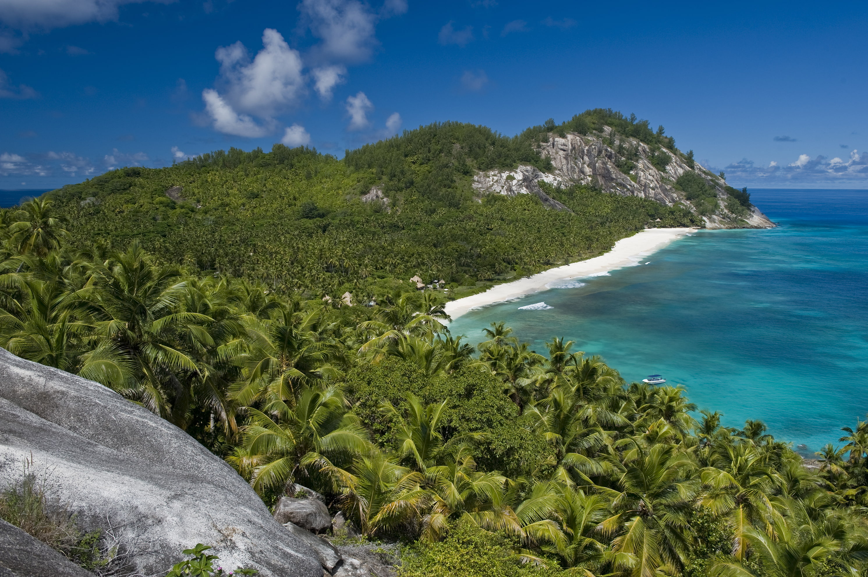 outdoors, day, no people, exotic, tranquil scene, sea, Bungalow, cloud - sky, land, nature, North island plants, beach, shore, rocks, palm trees, relax, HD Wallpaper