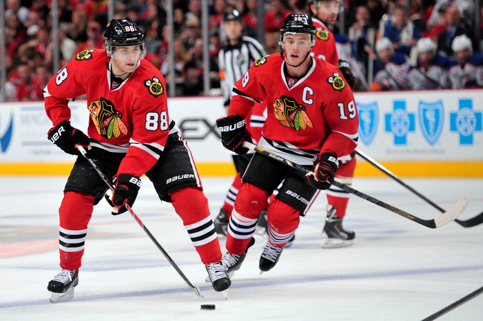 winter sport, spectator, stadium, sports helmet, chicago blackhawks background desktop, activity, ice hockey, cold temperature, sports equipment, ice hockey stick, HD Wallpaper