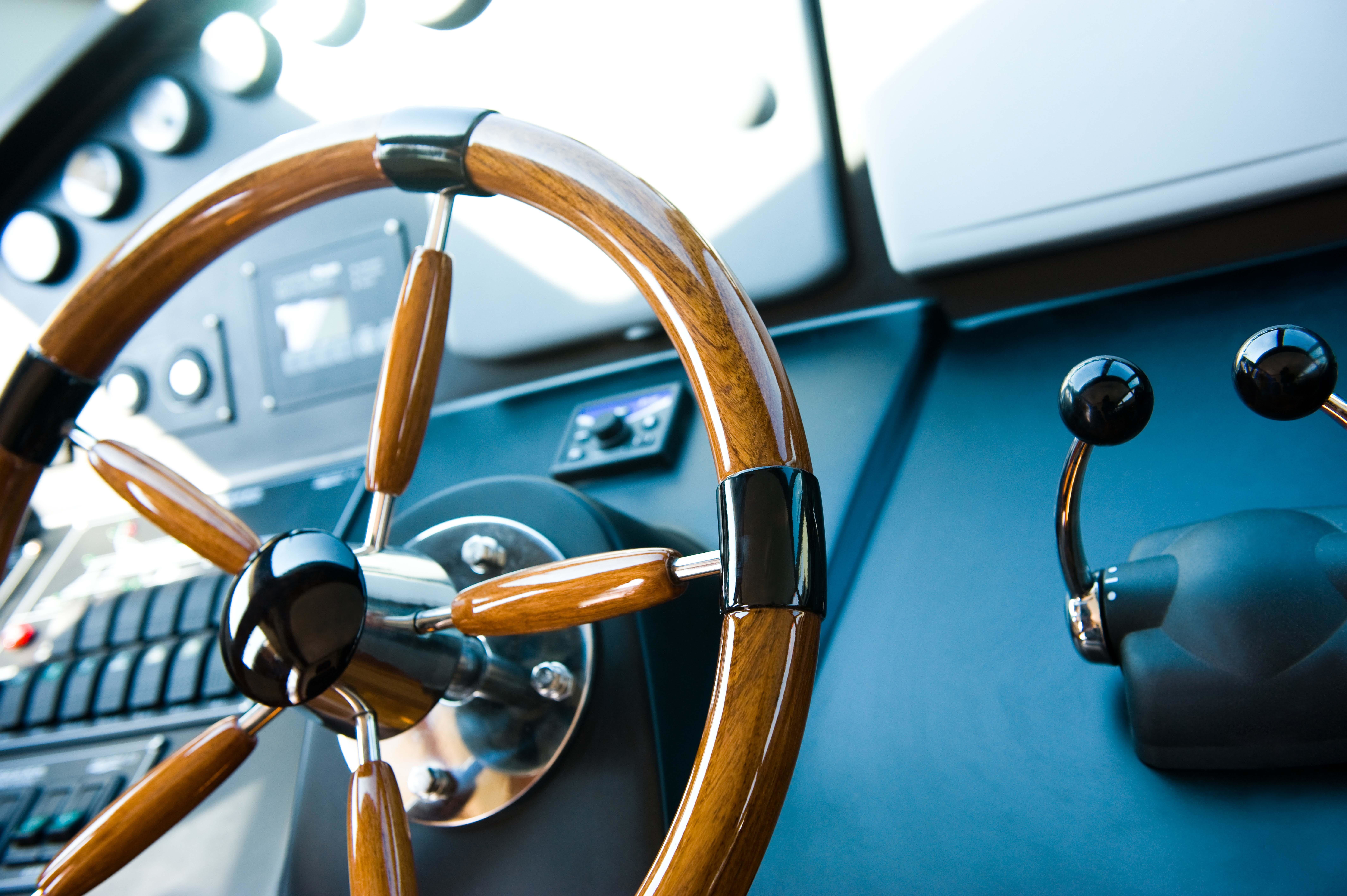motor, 8K, blur, nautical vessel, focus on foreground, tourism, good idea, transportation, steering wheel, devices, salon, sailboat, brown, handle, deck, HD Wallpaper