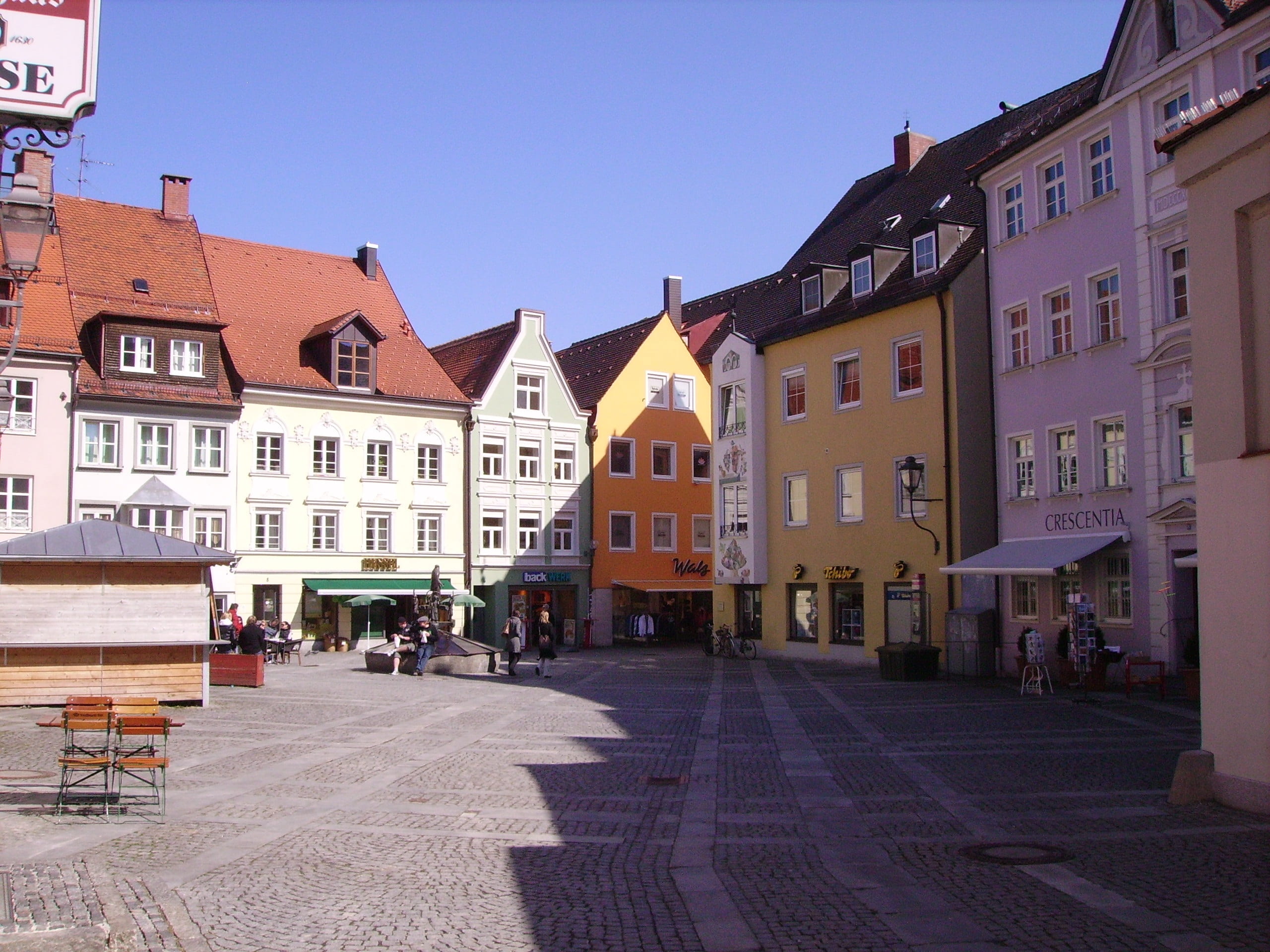 town, architecture, lichtspiel, incidental people, cafe, building exterior, building, outdoors, nature, window, sky, allgäu, street, bavaria, blue, city, HD Wallpaper