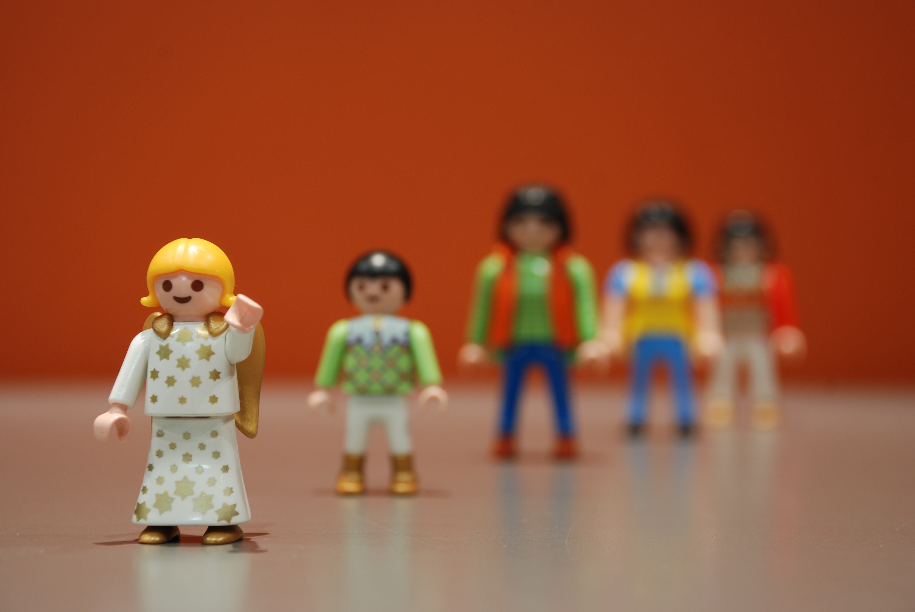 studio shot, full length, red, copy space, figurine, men, childhood, innocence, offspring, child, 4K, toy, waving, boys, indoors, human representation, HD Wallpaper