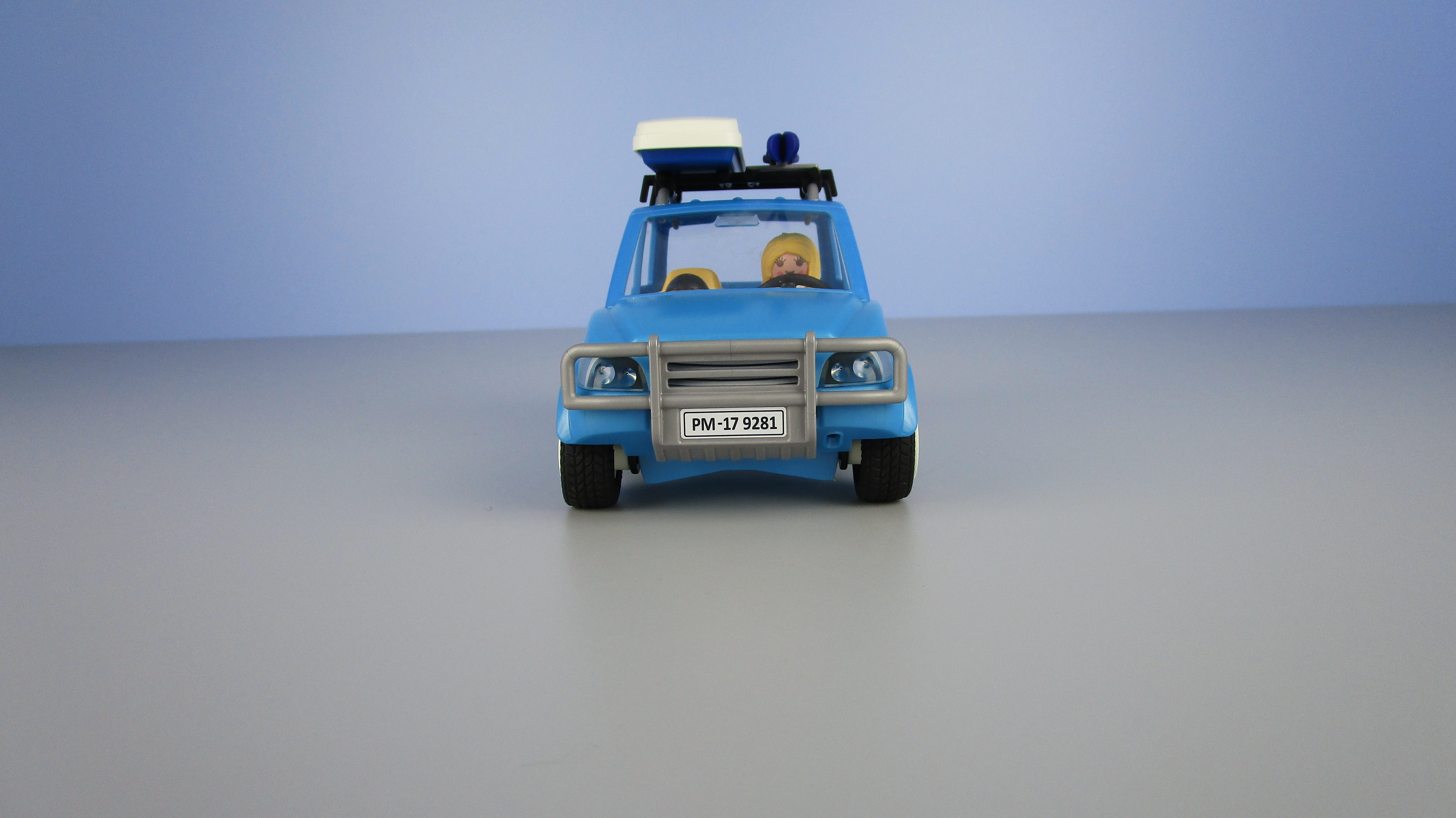 blue, toy car, toy, gray, indoors, copy space, gray background, mode of transportation, transportation, roof box, miniature, front view, blue background, HD Wallpaper