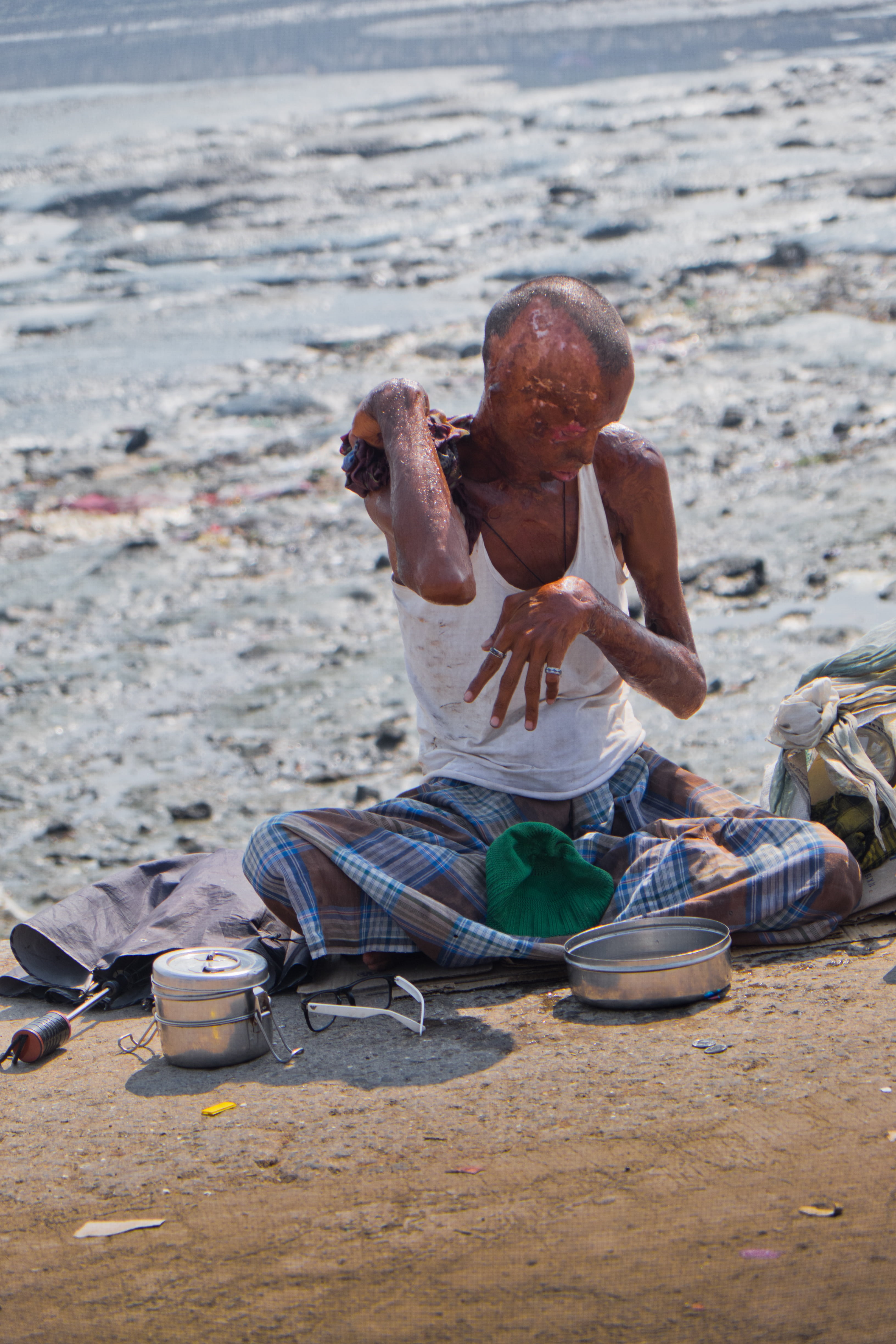 man, men, focus on foreground, one person, indian, shirtless, poverty, nature, beggar, sitting, males, leisure activity, disabled, beach, india, sea, outdoors, Phone HD Wallpaper