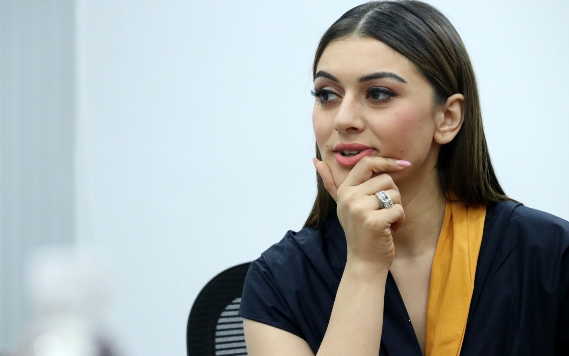 beauty, contemplation, hansika, copy space, front view, young women, portrait, cute, one person, looking, headshot, women, hairstyle, looking away, business, HD Wallpaper
