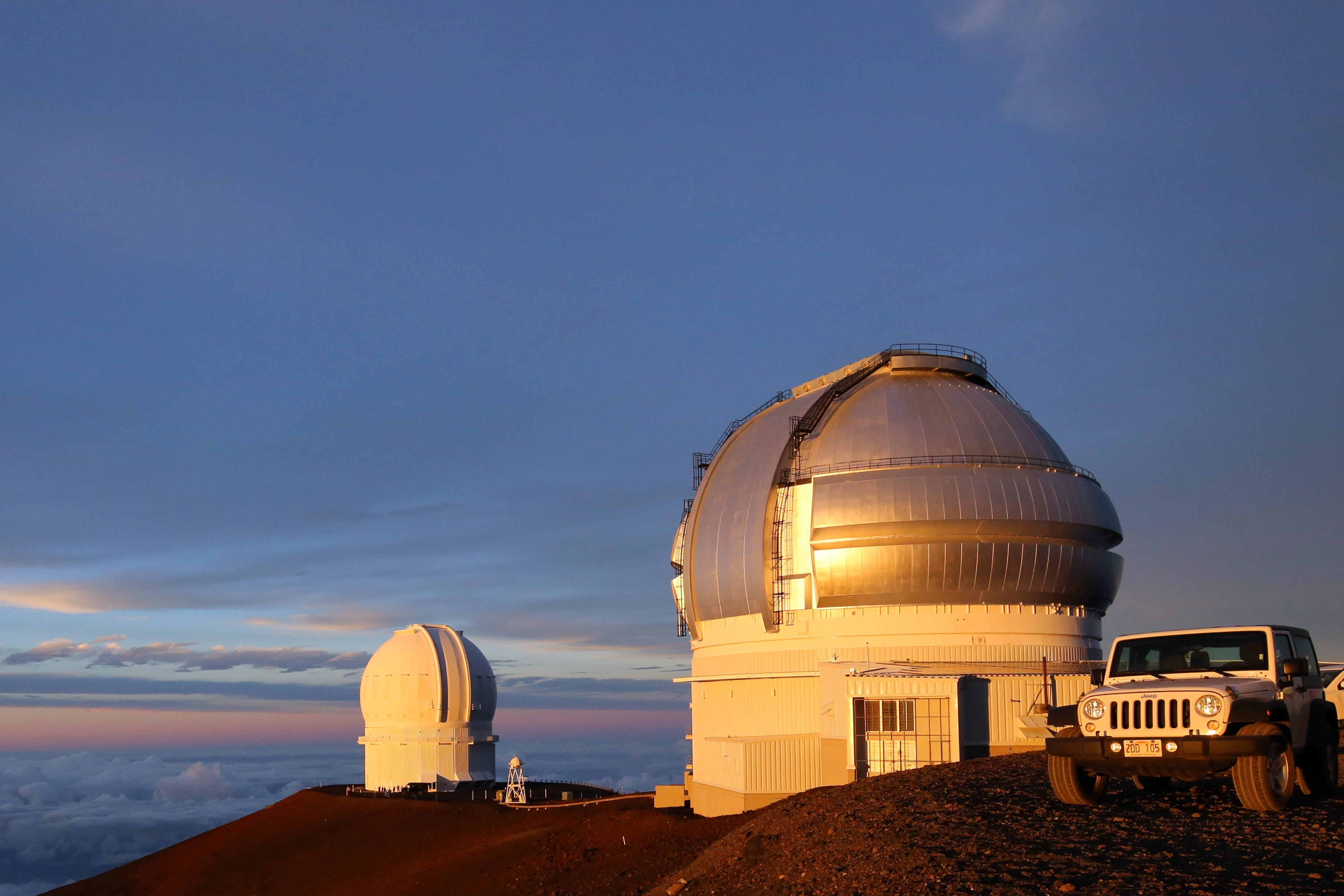 observatory, outdoors, altitude, mountain, astronomical, blue, spirituality, mauna kea, summit, land, dusk, nature, telescope, built structure, travel destinations, HD Wallpaper