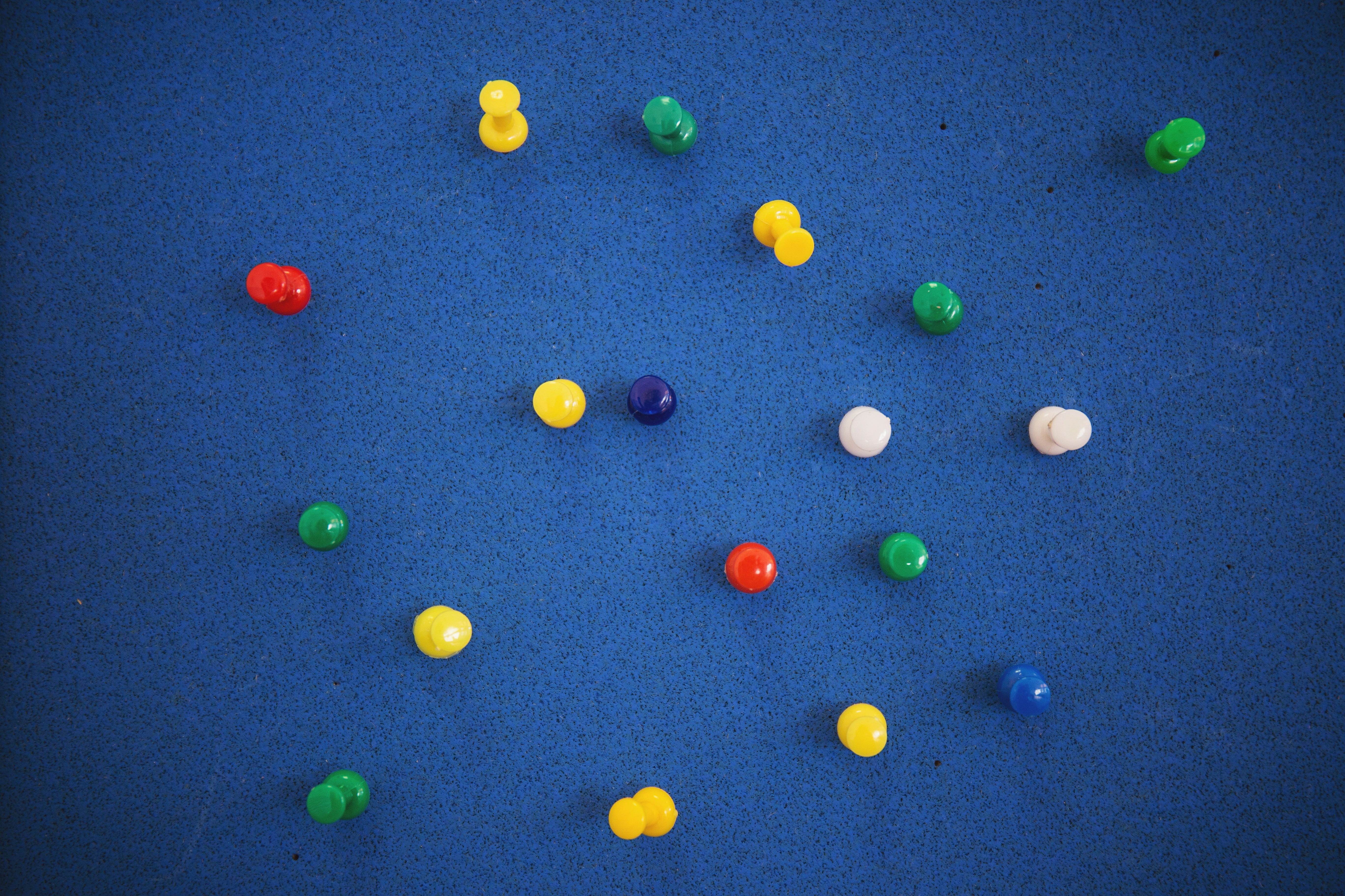 blue, directly above, multi colored, food, large group of objects, creativity, thumbtacks, day, high angle view, sport, tennis, pins, still life, ball, HD Wallpaper