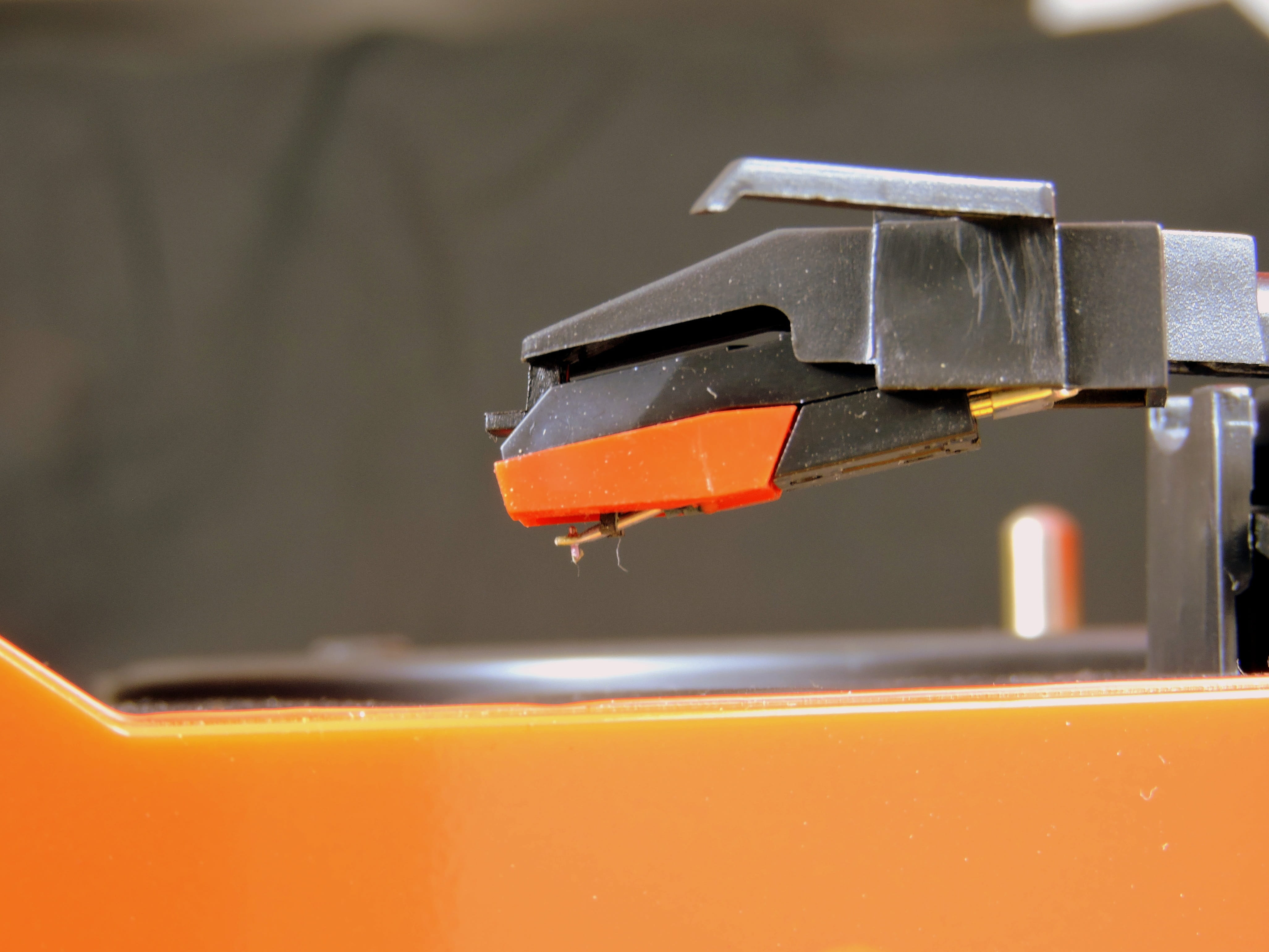 Thumbtack, no people, motion, still life, 4K, close-up, orange color, food and drink, technology, machinery, macro, vintage, music, selective focus, record player needle, HD Wallpaper