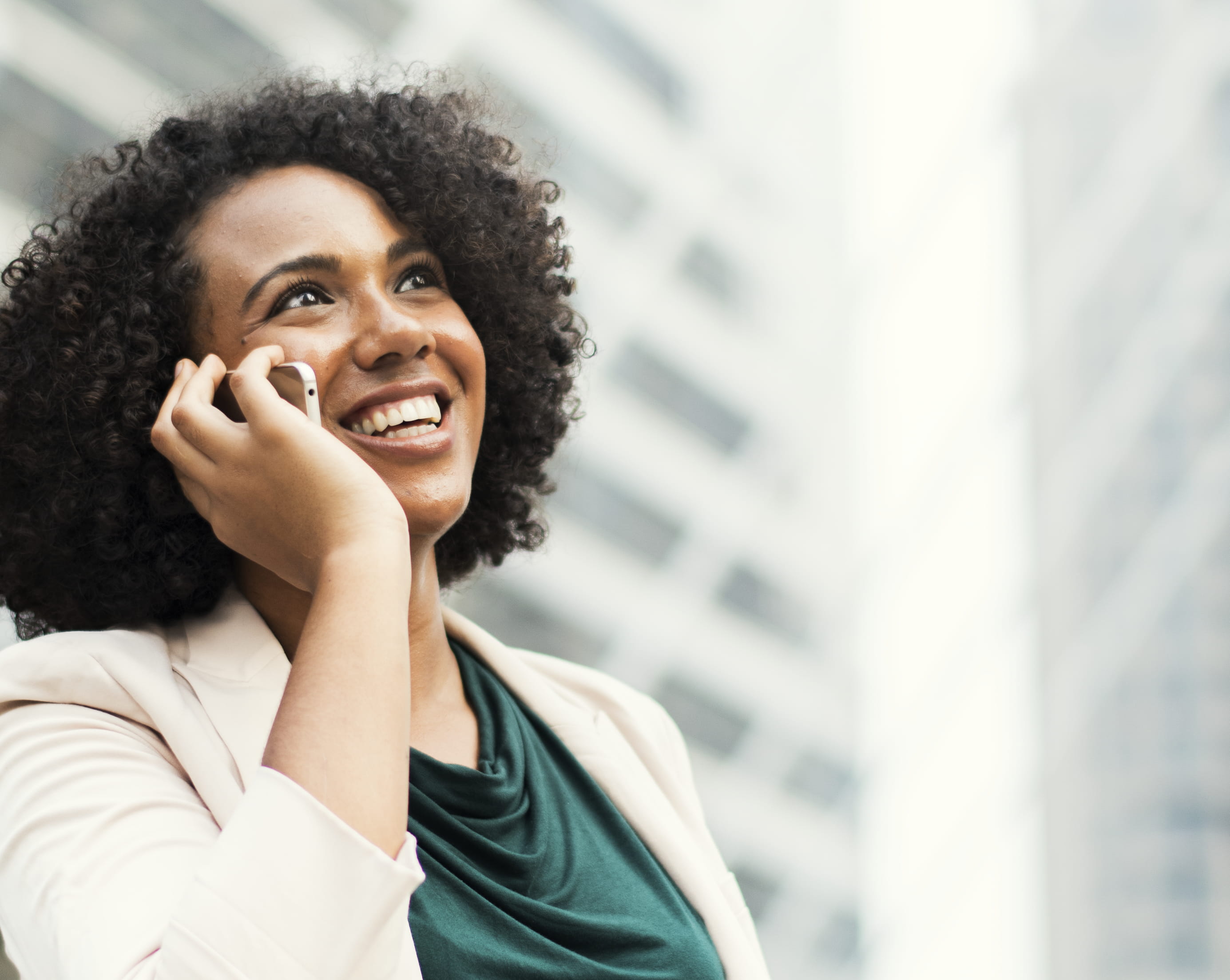 communication, curly hair, busy, laughing, phone, discussion, architecture, joy, mobile, wireless technology, using phone, wear, casual clothing, headshot, HD Wallpaper