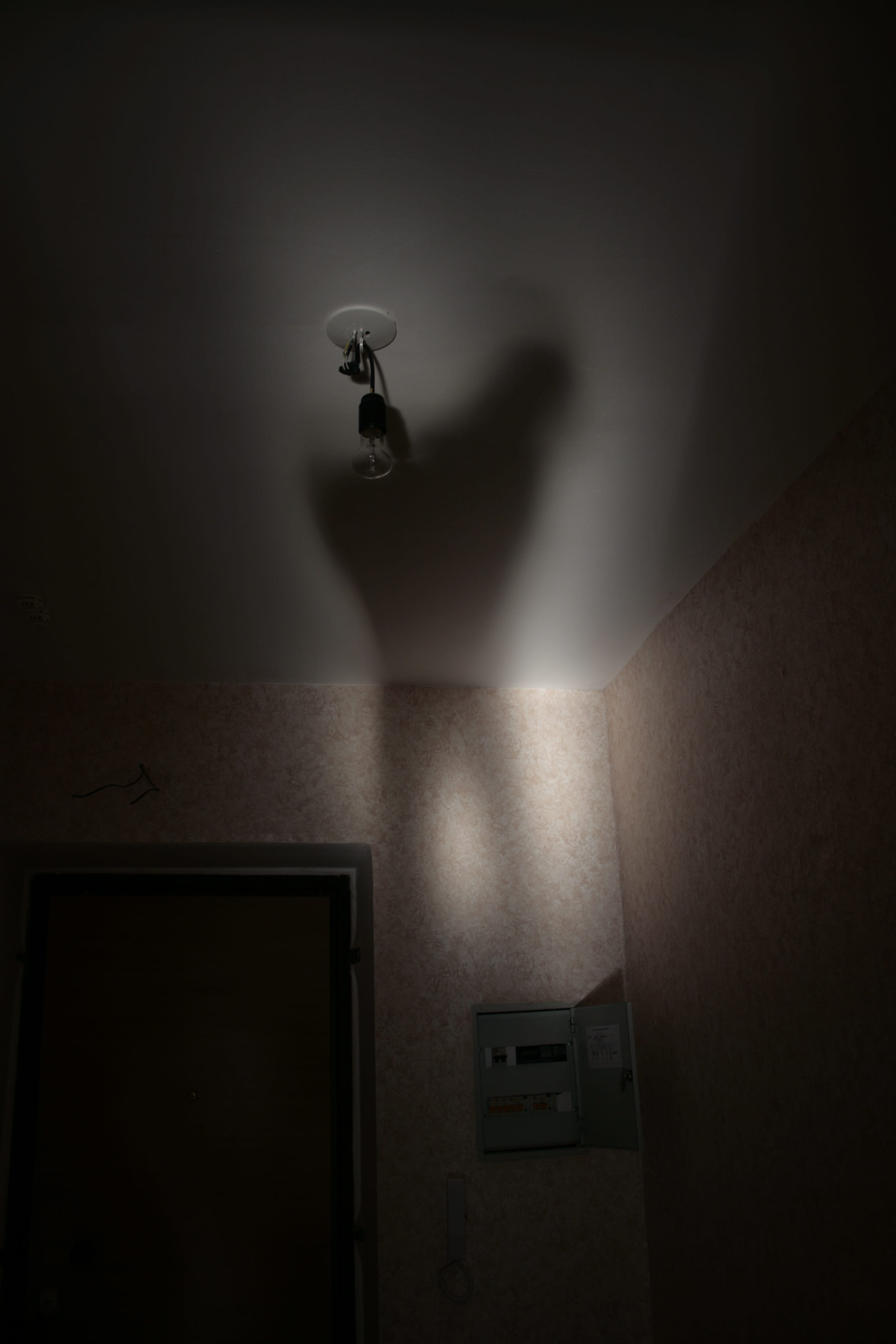 mid-air, fear, concept, spooky, indoor, scary, dark, low angle view, figure, electricity, night, 4K, technology, person, shadow, wall - building feature, Phone HD Wallpaper