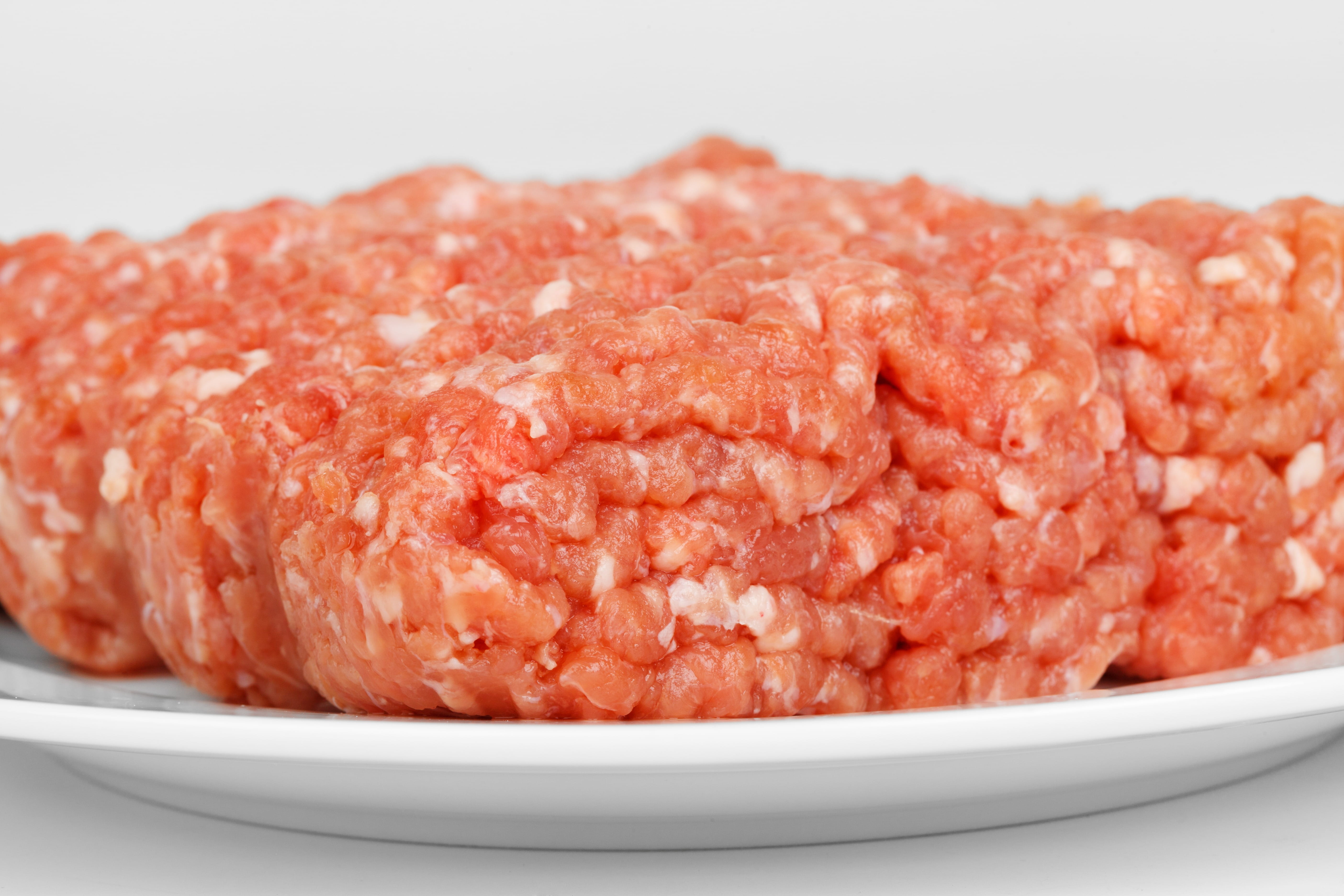 studio Shot, meat, red, ready-To-Eat, cooking, raw, focus on foreground, minced, white, ground, freshness, meat And Alternatives, nutrition, bowl, beef, HD Wallpaper