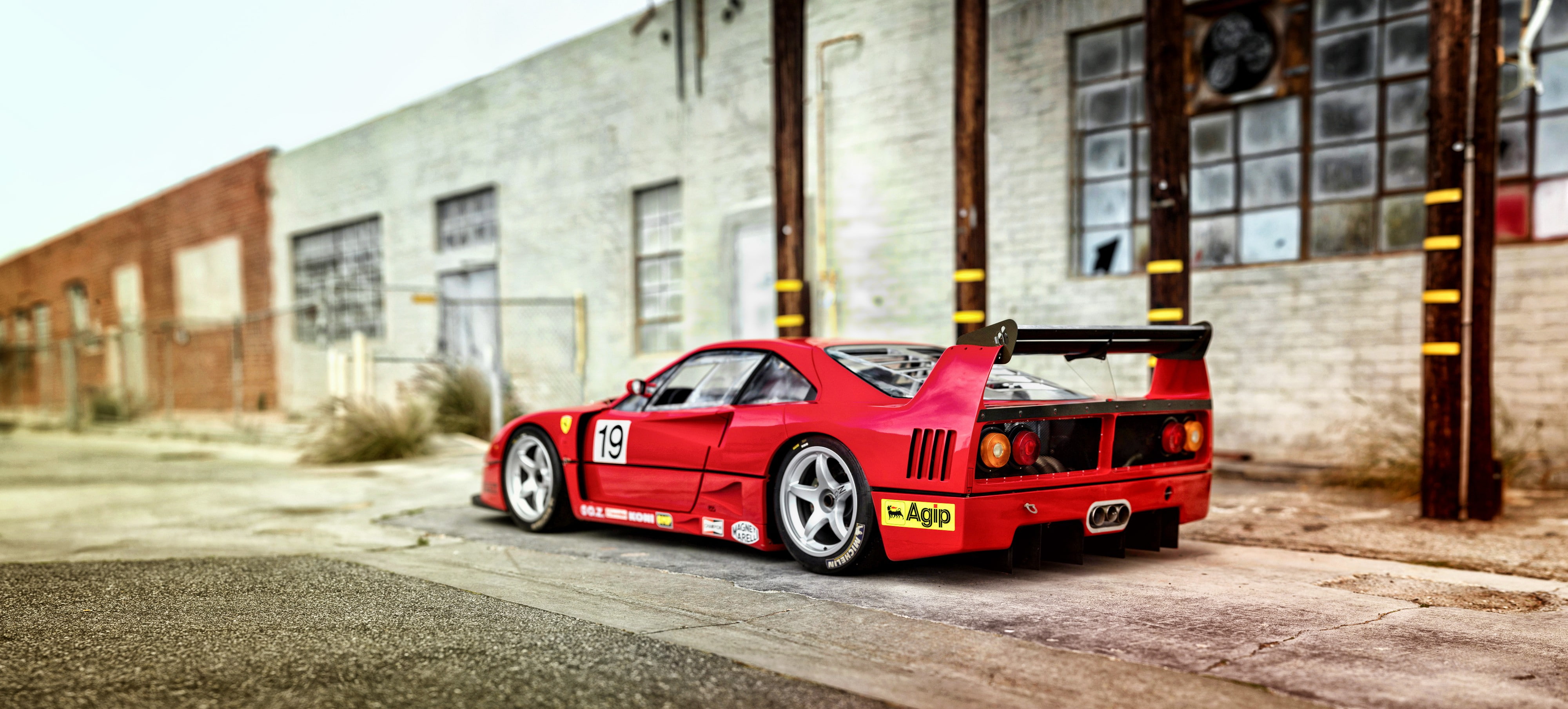 day, Ferrari F40, city life, building exterior, taxi, car, land vehicle, architecture, old, city, 4K, vintage car, outdoors, no people, transportation, HD Wallpaper
