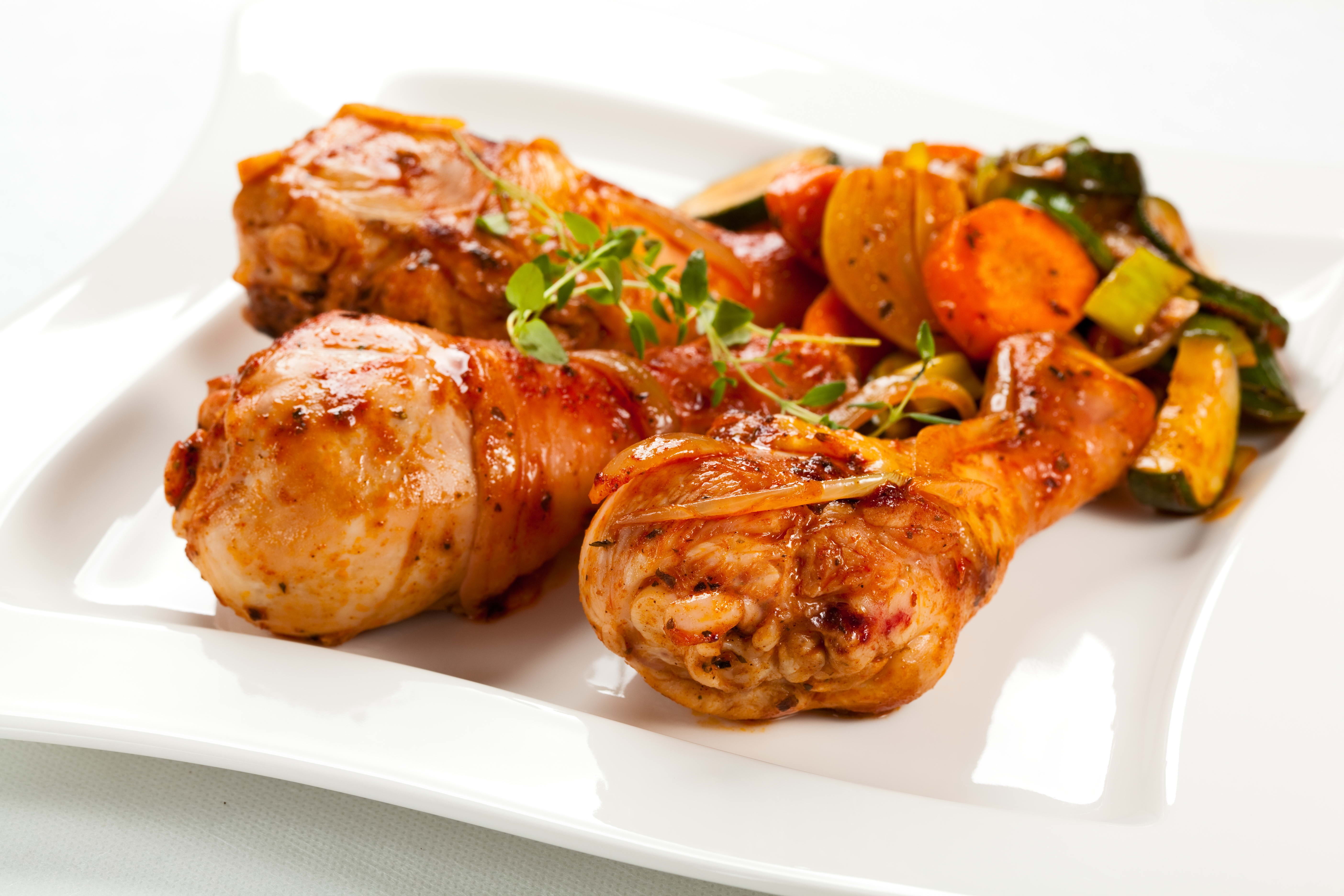 high angle view, chicken wing, food, tray, cooked, fried, vegetable, lunch, crockery, serving size, table, white Meat, chicken, no People, freshness, focus on foreground, HD Wallpaper