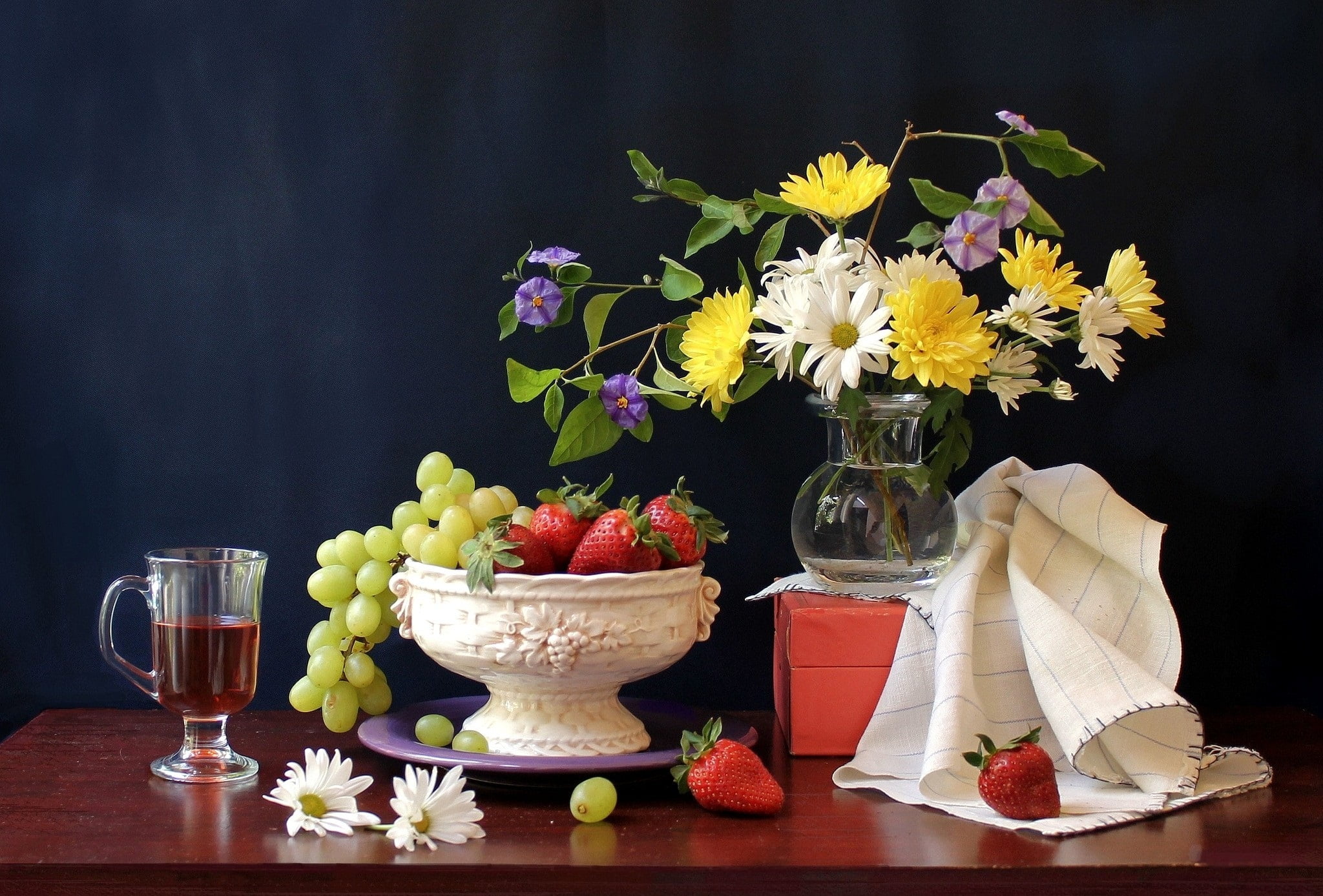 fruit, pitcher - jug, white, flowering plant, flower, beauty in nature, decoration, summer, chamomile, glass, drink, container, black background, green, HD Wallpaper