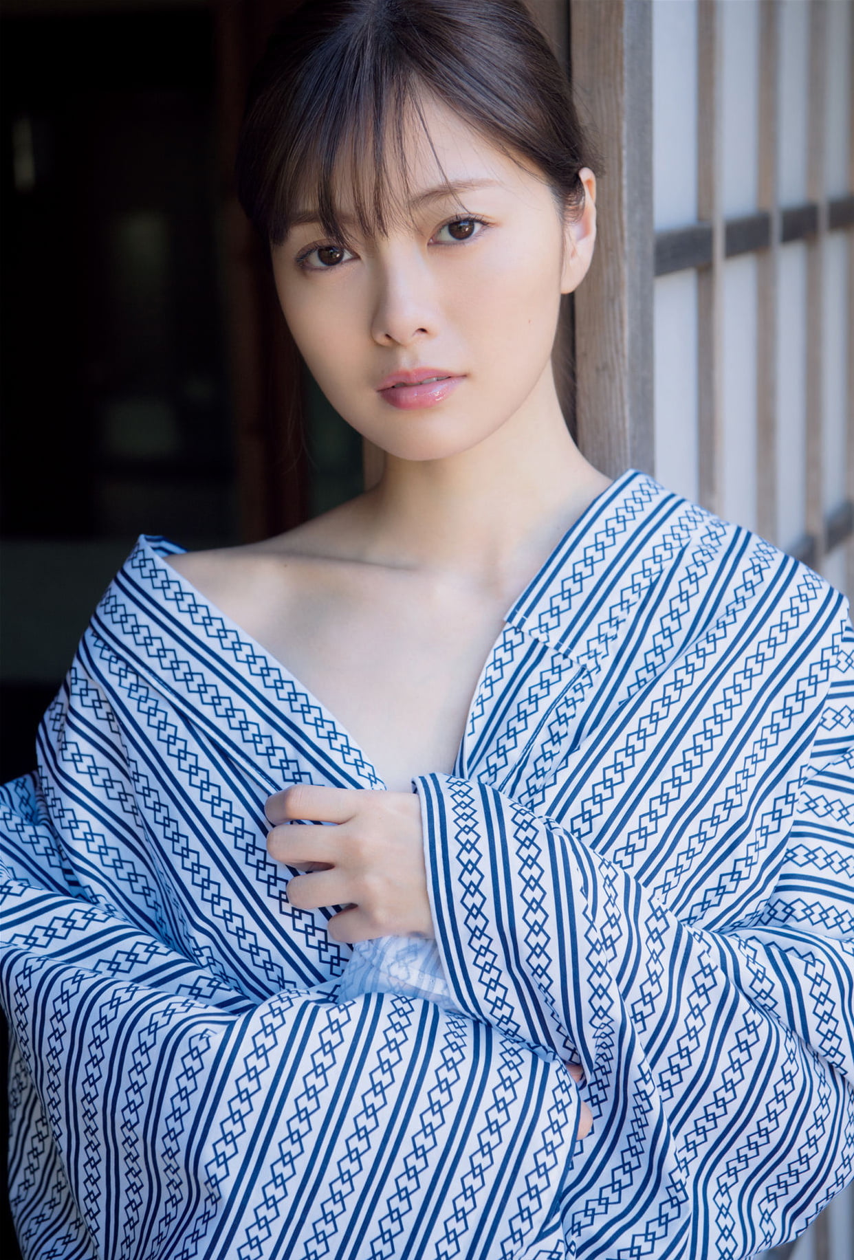 720P, beautiful people, hairstyle, clothing, waist up, women, looking, young adult, human body part, teenager, fashion, model, Mai Shiraishi, beautiful woman, Phone HD Wallpaper