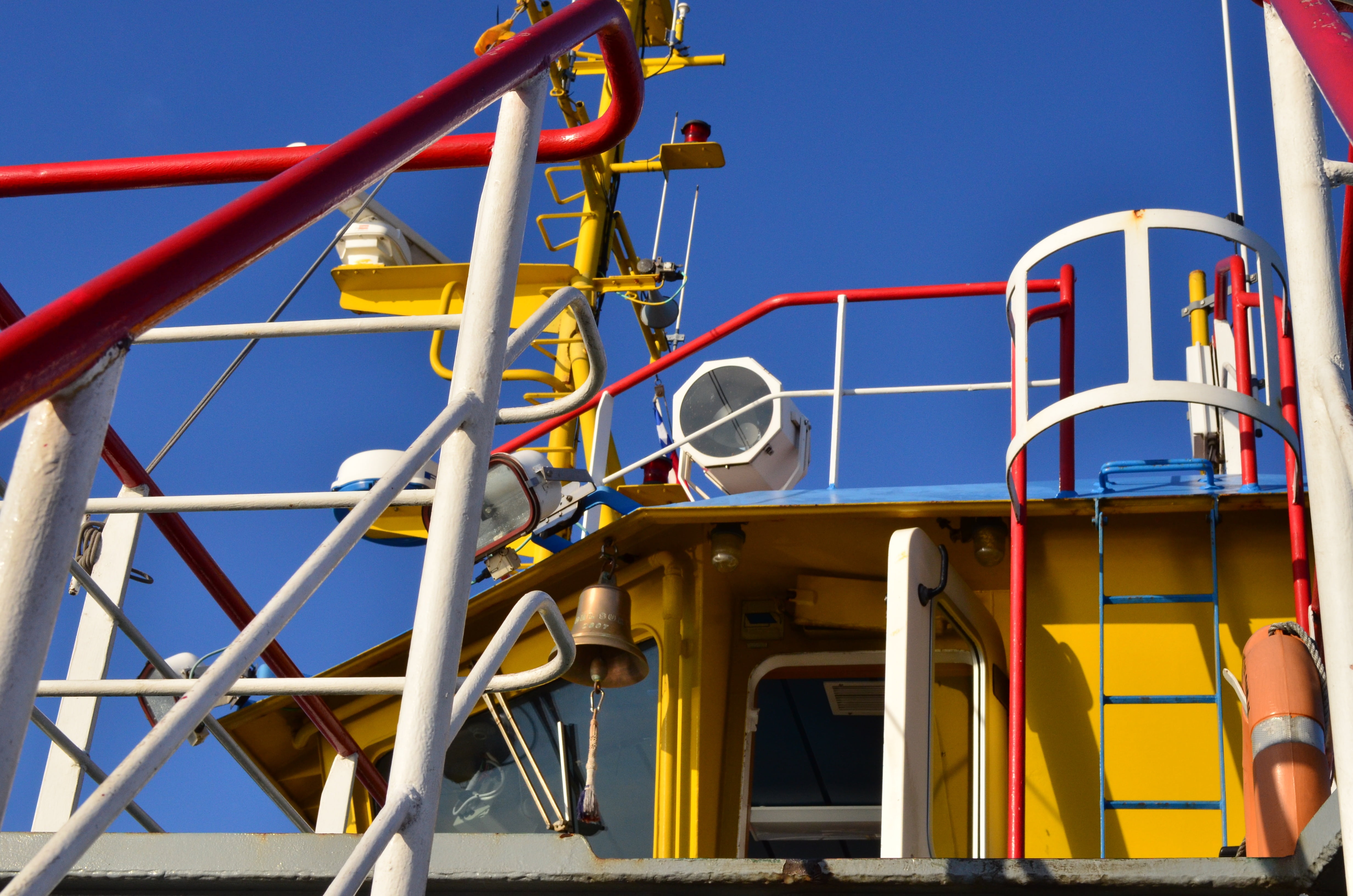 ferry, jungle gym, primary colors, blue, amusement park ride, sky, abstract, people, arts culture and entertainment, sunny, leisure activity, playground, HD Wallpaper