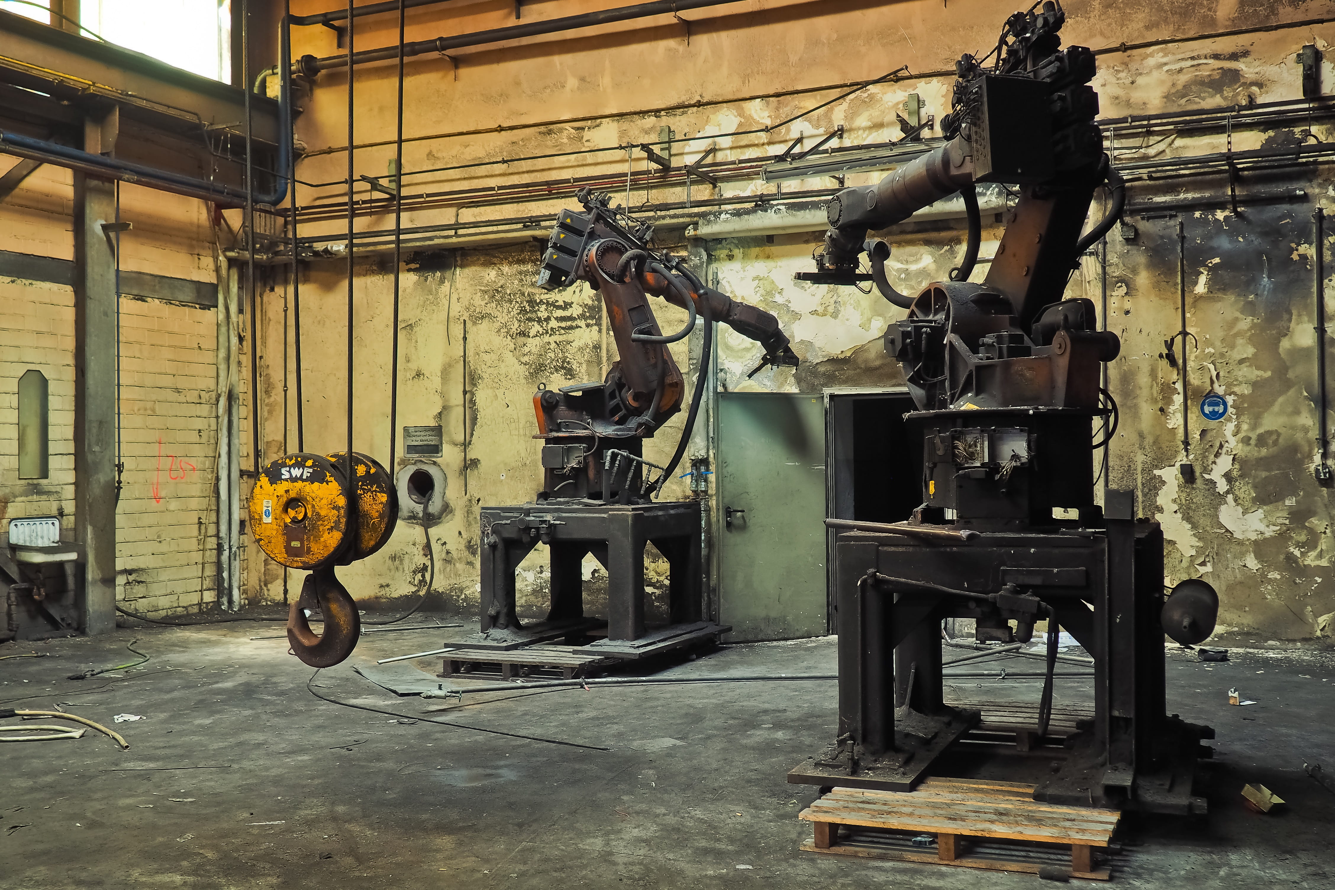 abandoned, industry, past, industrial plant, equipment, the past, dilapidated, architecture, atmosphere, obsolete, welding robots, indoors, broken, old, HD Wallpaper