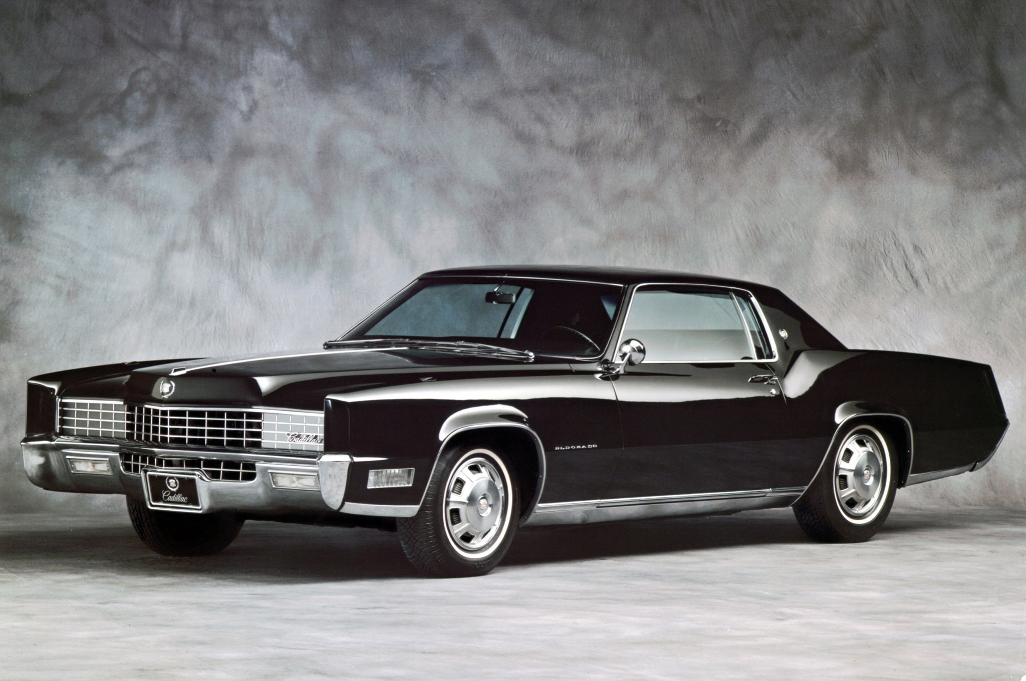 simple background, 1080P, black cars, Cadillac Fleetwood Eldorado, vehicle, 1960s, old car, car, American cars, Cadillac, HD Wallpaper